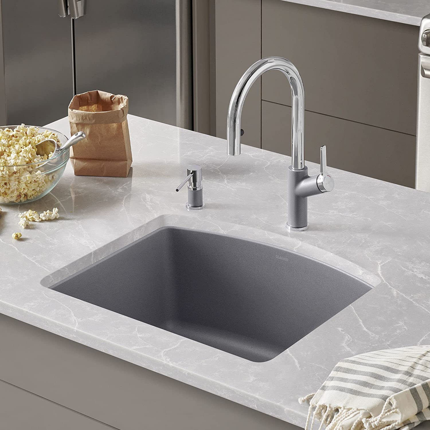 Blanco Diamond Single Bowl SILGRANIT Kitchen Sink - Premium 33% Granite Composite Undermount Sink for Modern Kitchens | Durable & Scratch-Resistant | Perfect for Cooking, Washing Dishes & Food Prep