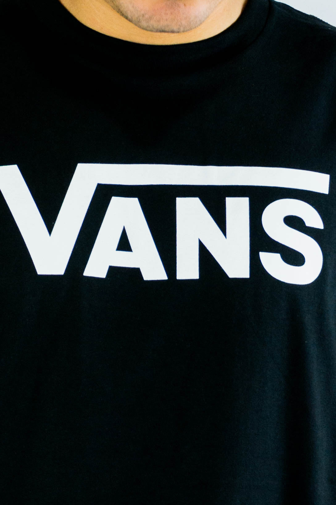 Vans Classic Logo T-Shirt Y28 Black - Casual Streetwear for Men & Women | Perfect for Everyday Wear, Outings & Skateboarding