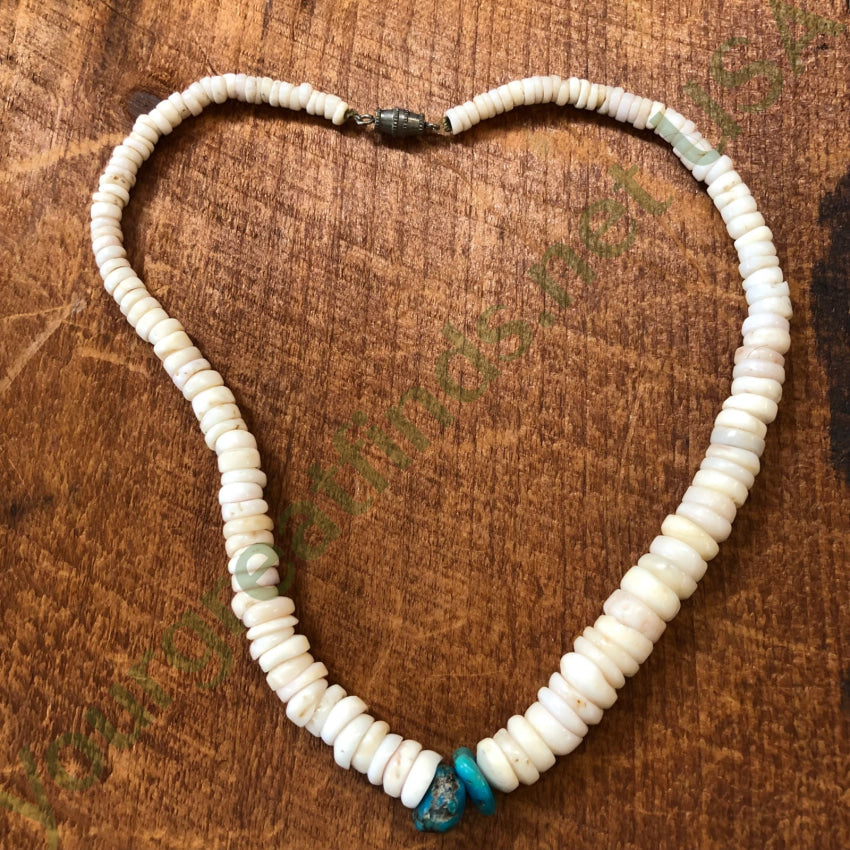 Vintage Natural Hawaiian Puka Shell Turquoise Necklace - Handmade Beach Jewelry for Women, Boho Style Layering Necklace, Perfect for Summer Vacations, Beach Parties, and Casual Outfits