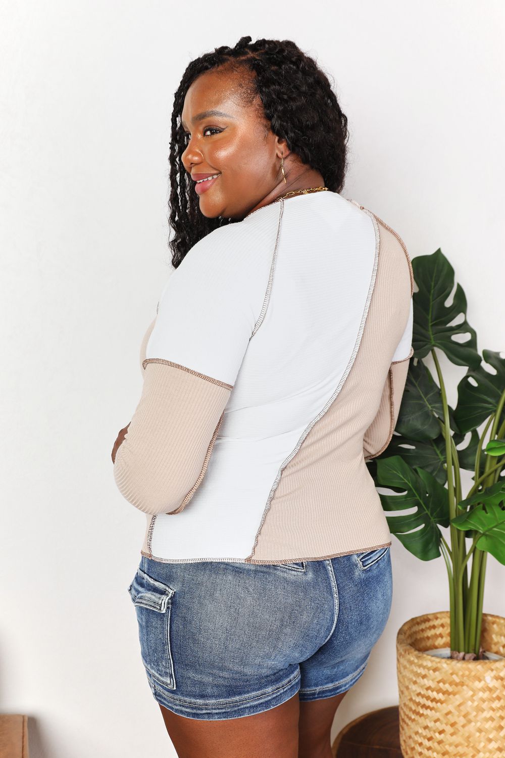 Khaki Color Block Exposed Seam Women's Tops - Trendy Casual Shirt for Streetwear & Everyday Outfits