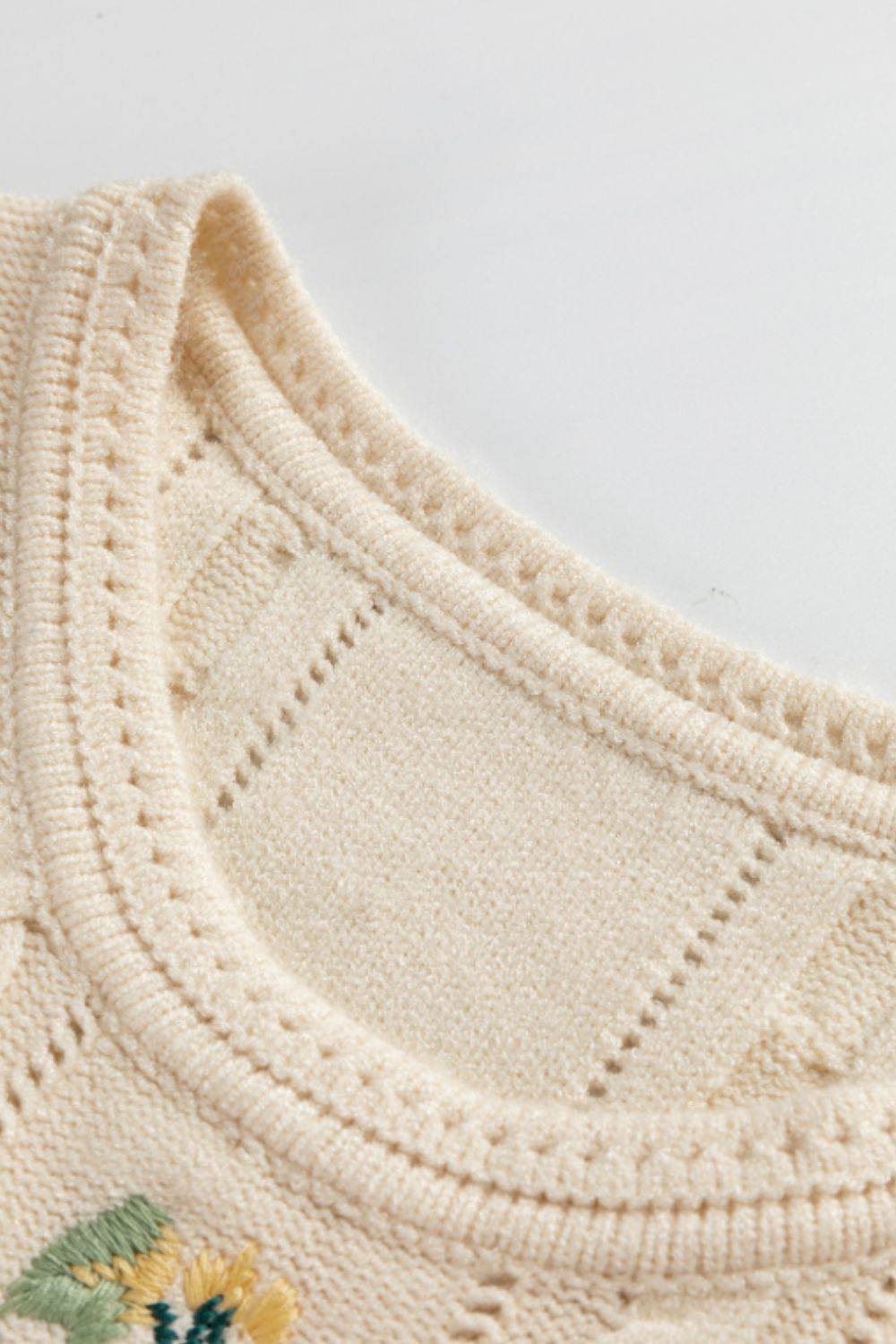 Embroidered Cable Knit Round Neck Sweater Vest for Women - Cozy Winter Layering Piece for Office & Casual Outfits