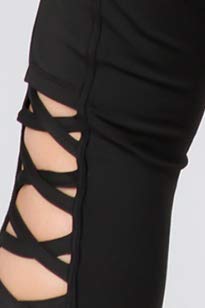 Black (Capri)