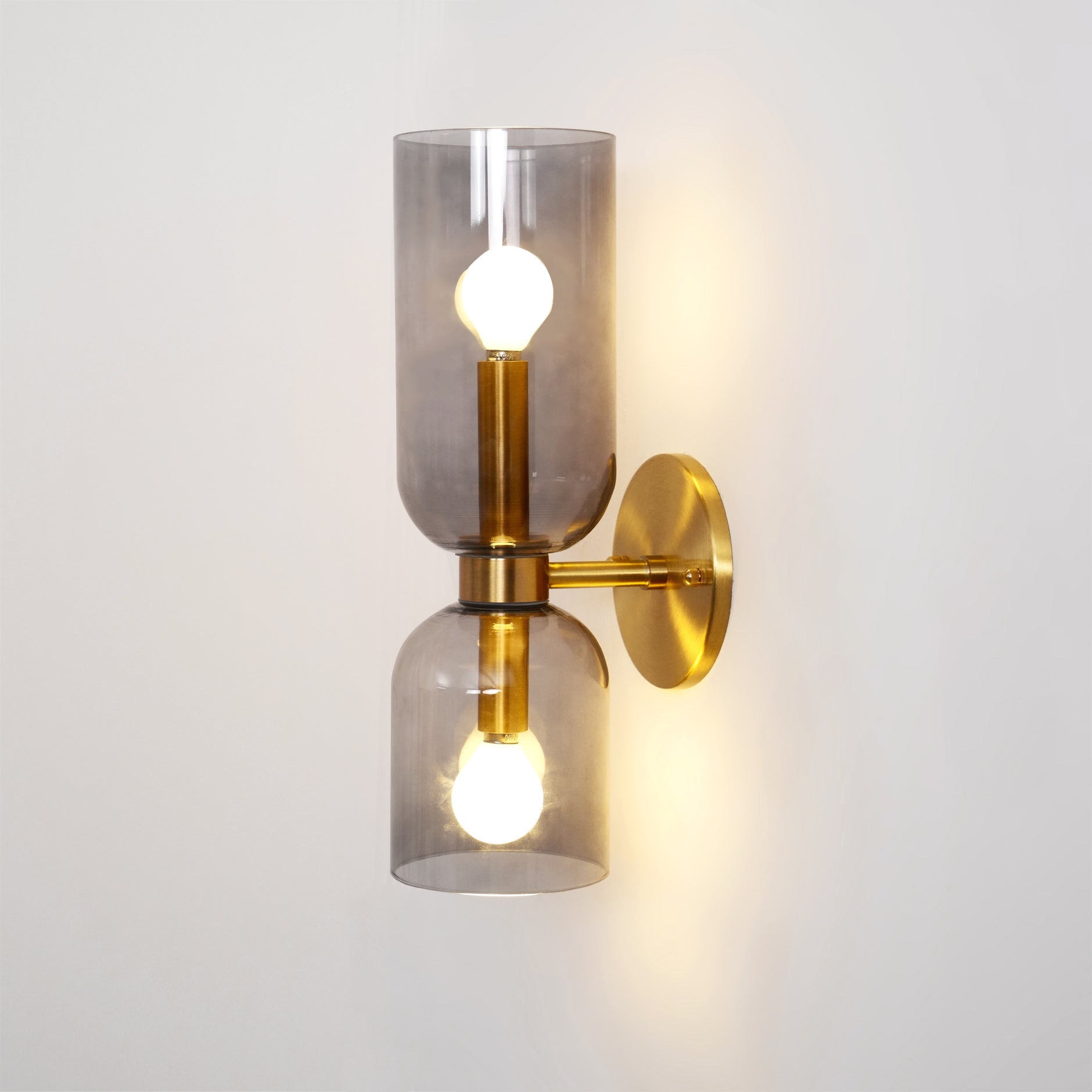 Edie Plug In Wall Sconce - Modern Plug-In Wall Light for Bedroom, Living Room, or Hallway - Energy Efficient LED Night Light with On/Off Switch - Perfect for Ambient Lighting and Home Decor