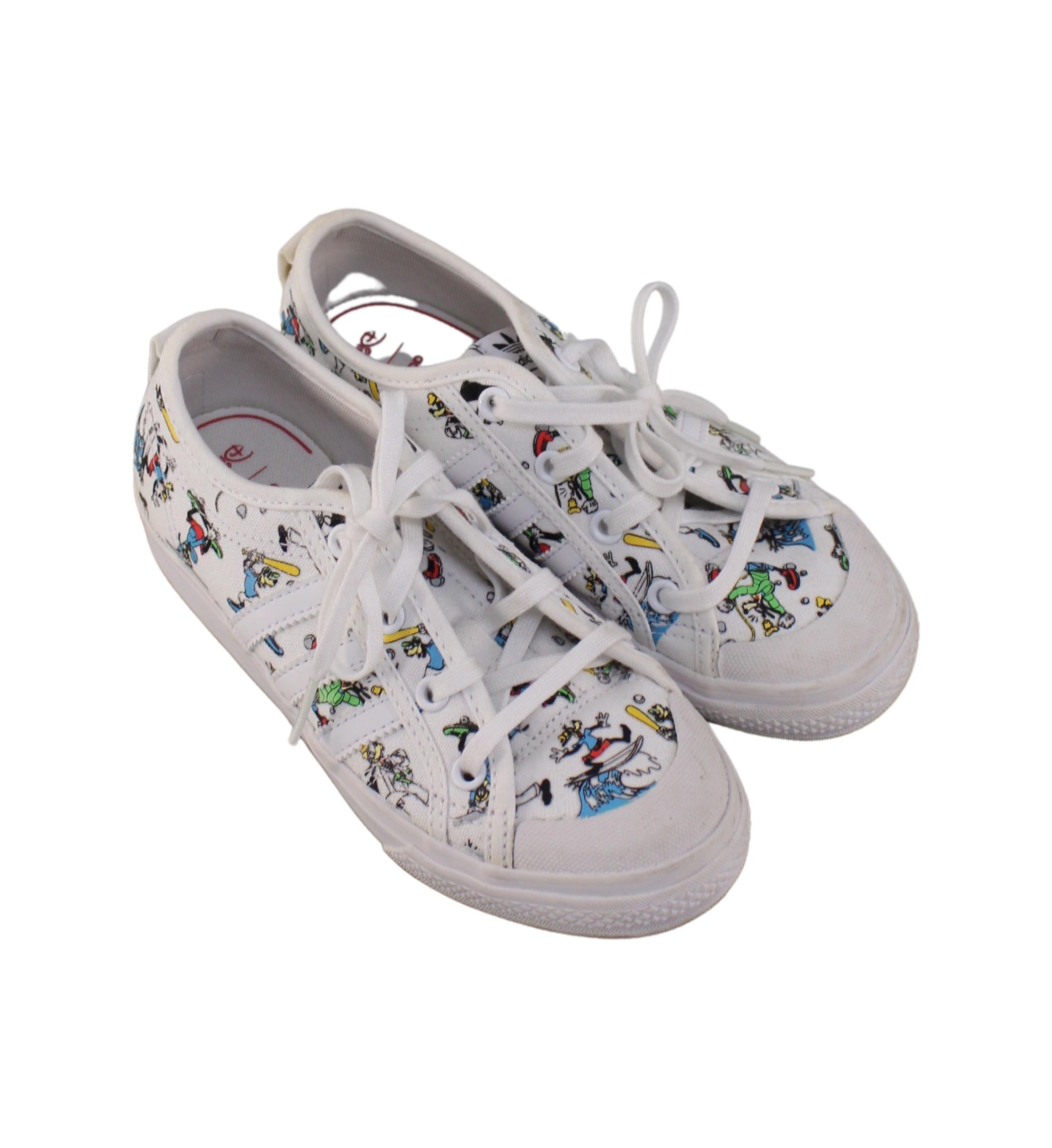 Adidas Disney Kids Sneakers - Mickey Mouse Running Shoes for Boys & Girls, Size 7Y/8Y (EU33) - Comfortable Athletic Shoes for School, Play & Everyday Wear