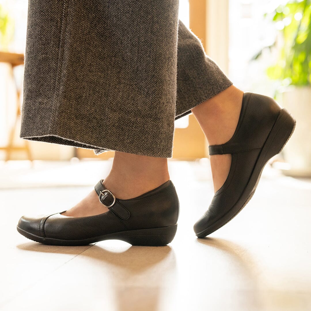 DANSKO FAWNA Black Milled Nappa Leather Clogs - Comfortable Slip-Resistant Shoes for Nurses, Chefs & Professionals | Perfect for Healthcare, Kitchen & Work Environments