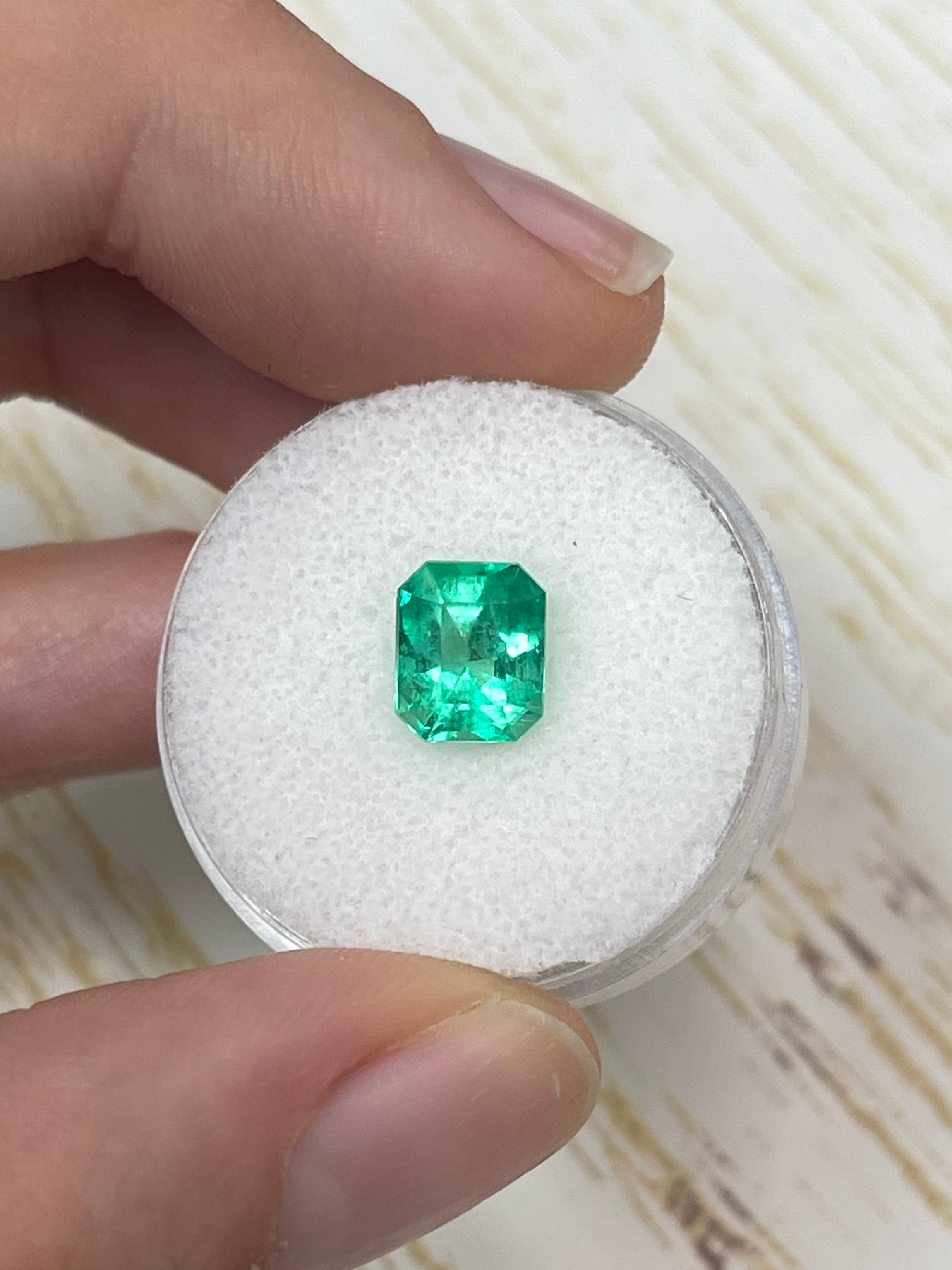 1.92 Carat 8x7mm Muzo Green Natural Loose Colombian Emerald - Emerald Cut Gemstone for Jewelry Making, Engagement Rings & Luxury Gifts