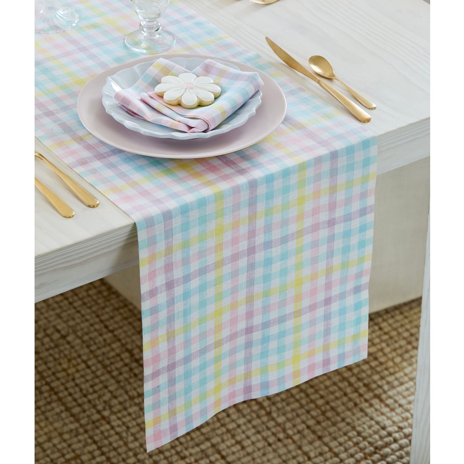 Stylish Gingham Table Runner for Dining & Kitchen Decor - Perfect for Farmhouse, Rustic, and Country Style Tables