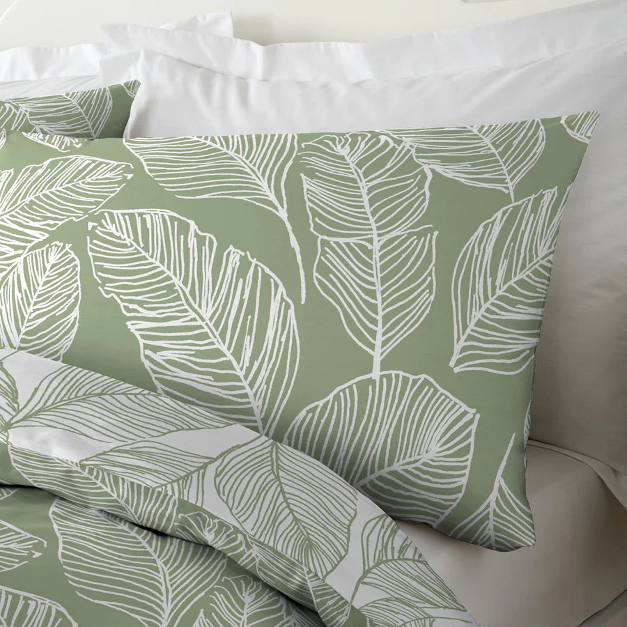 Fusion Matteo Duvet Cover Set - Soft Green Luxury Bedding, Queen/King Size, 3-Piece Duvet Cover Set with Pillow Shams - Perfect for Master Bedroom, Guest Room & Cozy Home Decor