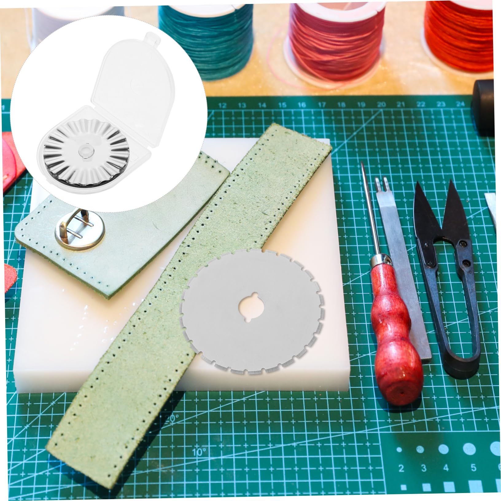 Ciieeo 10Pcs Rotary Cutter Blades - Premium Replacement Blades for Fabric Cutting, Quilting & Scrapbooking - Compatible with Most Rotary Cutters - Perfect for DIY Crafts, Sewing Projects & Paper Cutting