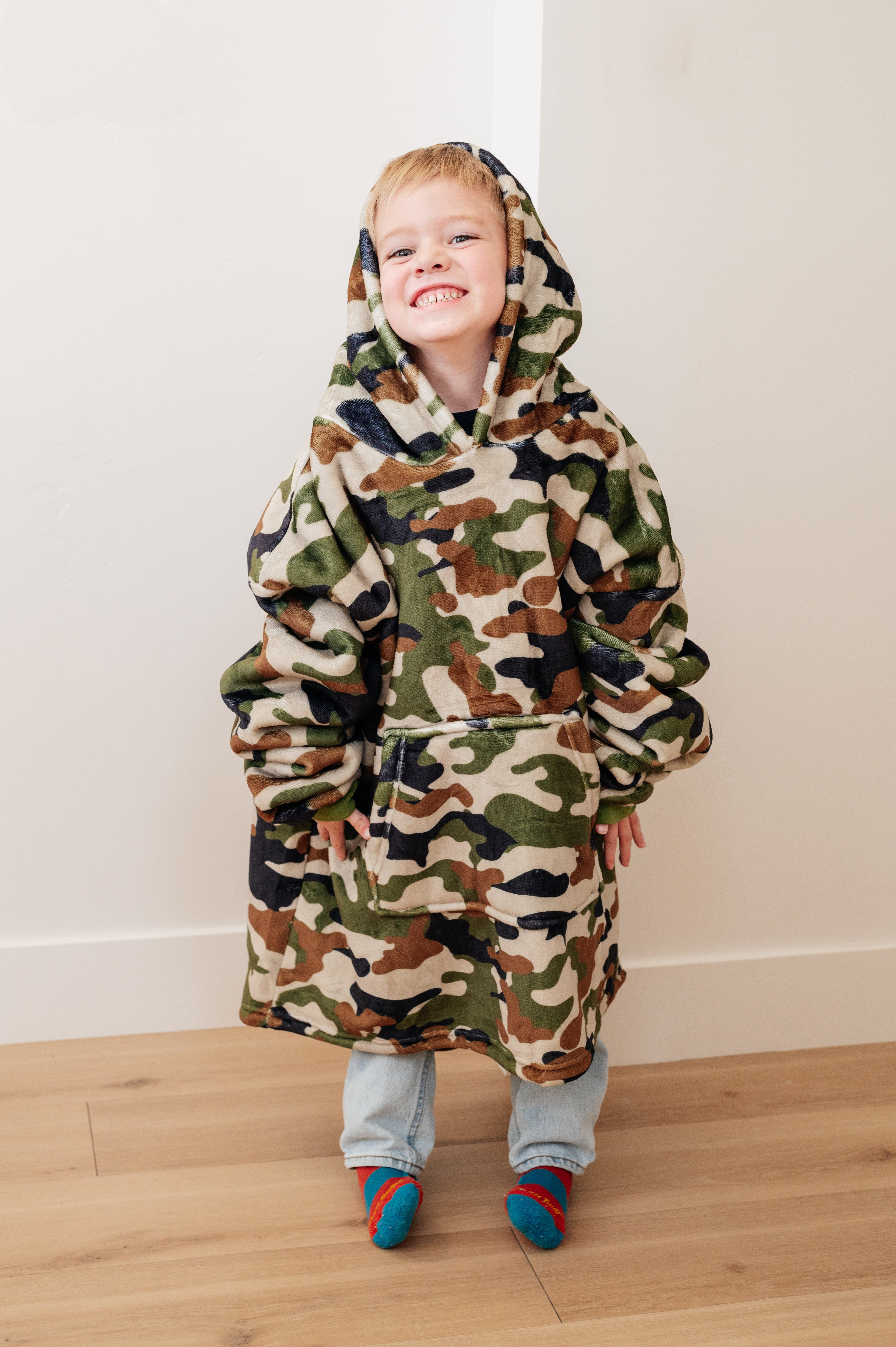 Kids Oversized Hoodie Blanket in Camo Print - Cozy Fleece Wearable Blanket for Boys & Girls - Perfect for Sleepovers, Movie Nights and Winter Lounging