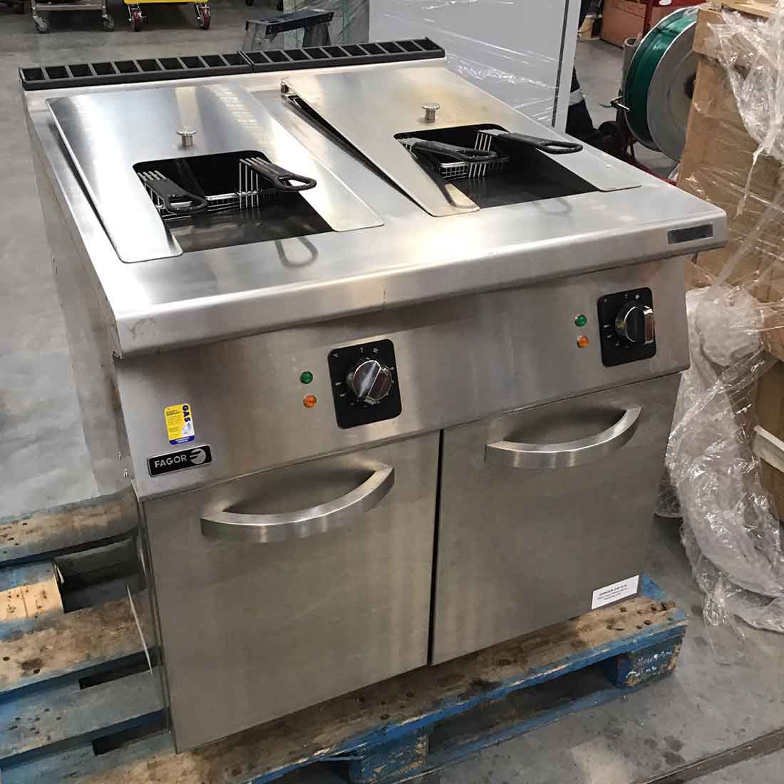 900 Series LPG Deep Fat Fryer F G9215LPG - Commercial Restaurant Deep Fryer for Crispy Fried Chicken, French Fries & Seafood