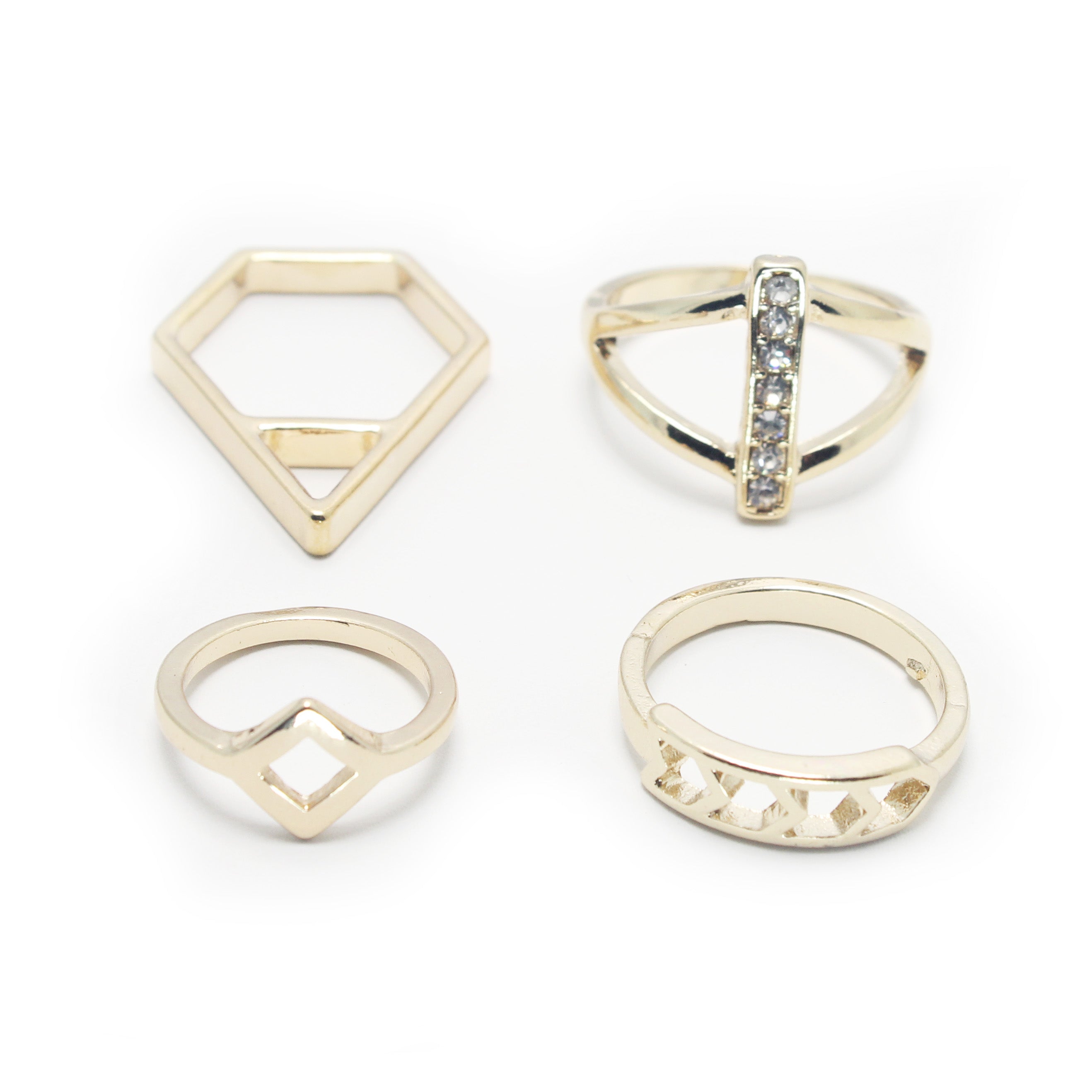 4 Piece Ring Set for Women - Elegant Stackable Rings in Silver & Gold - Perfect for Everyday Wear, Gifts & Special Occasions