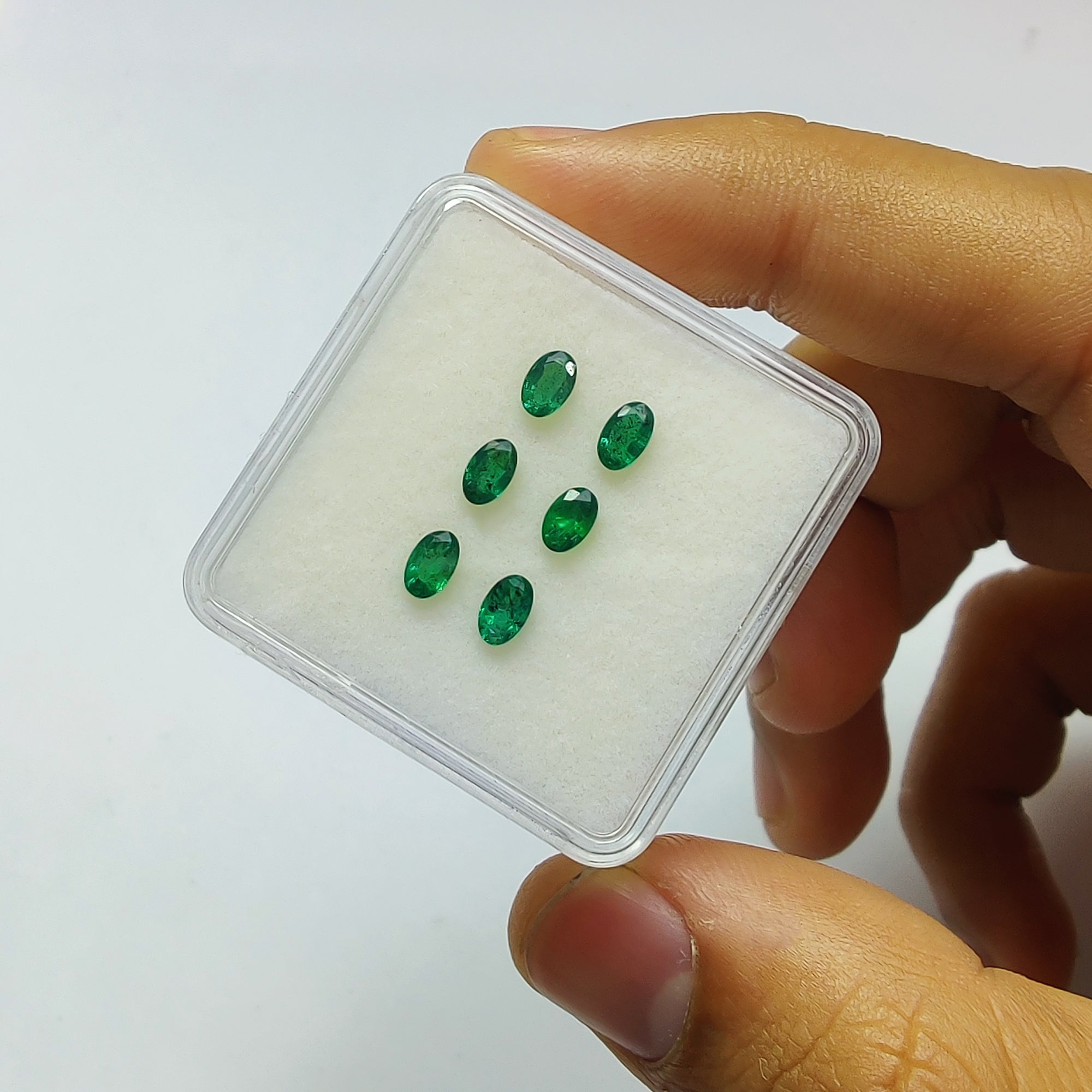 Natural Untreated 1.50ct Green Emerald Gemstone Set - 6pcs Oval Cut 5x3mm for Jewelry Making, Engagement Rings & Birthstone Collections