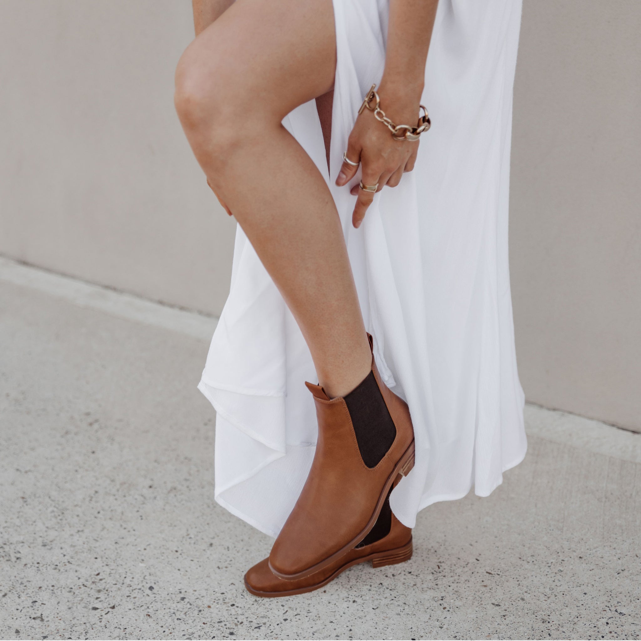 Harper Chelsea Boots for Women - Comfortable Tan Softee Leather Ankle Boots - Perfect for Casual Outfits, Office Wear & Fall Fashion