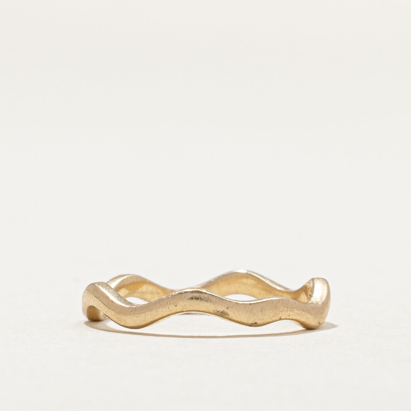14K Yellow Gold Wavy Band Ring - 1.8mm Thin Wedding Band for Women - Size 4 - Perfect for Engagement, Anniversary & Everyday Wear