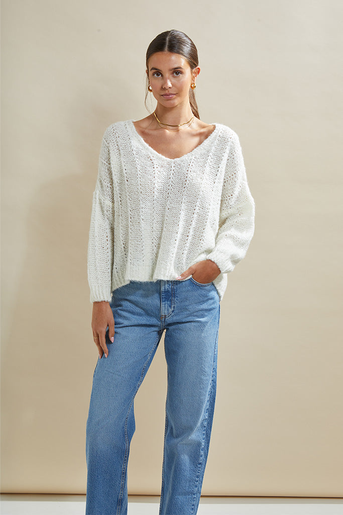Charli Christine Women's Ivory Sweater - Soft & Cozy Knit Pullover for Fall & Winter, Casual Outfit & Layering
