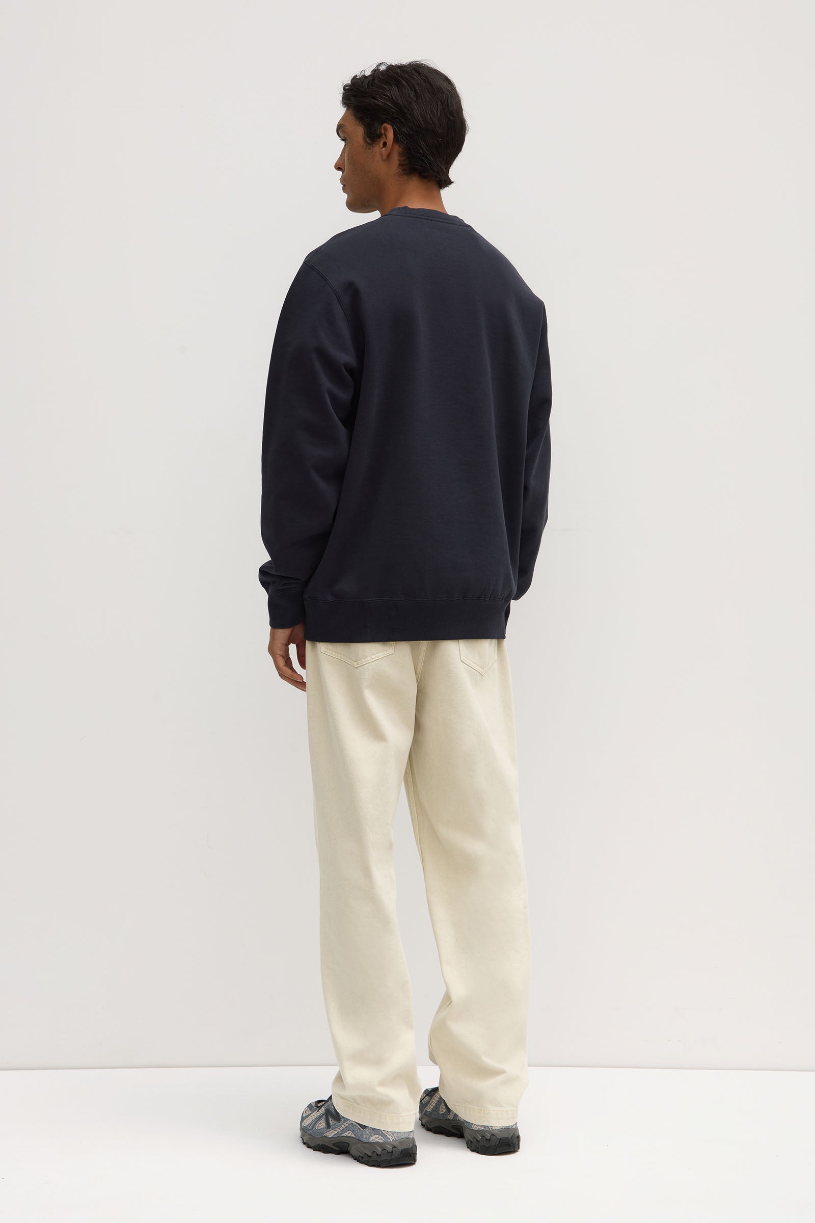 Men's Fleece Crew Neck Weekender Sweatshirt - Comfortable & Warm Casual Wear for Travel, Lounging & Outdoor Activities