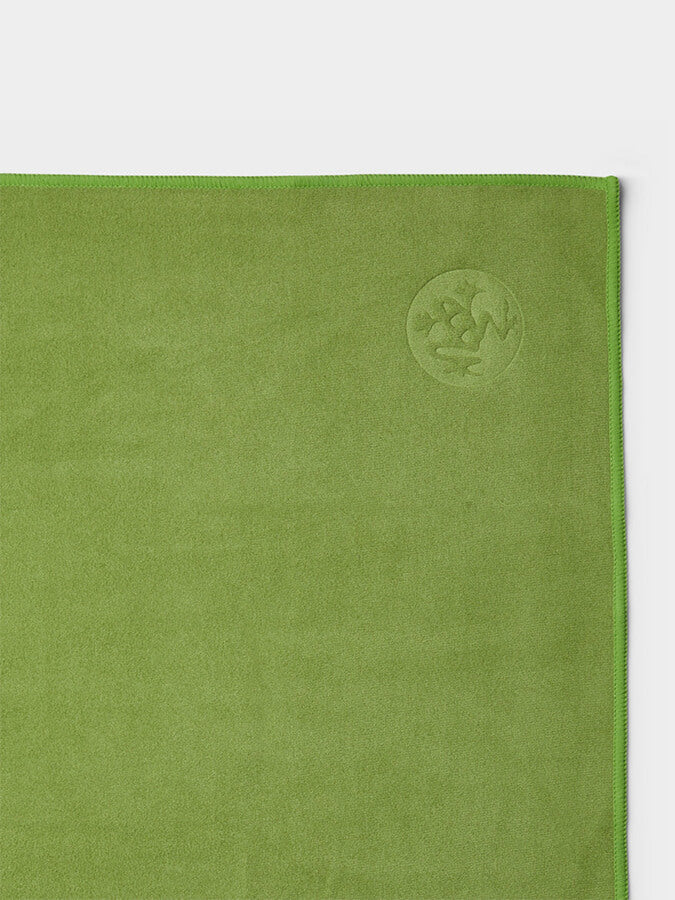 Manduka eQua Yoga Hand Towel - Premium Microfiber for Hot Yoga, Pilates & Gym - Quick-Dry & Non-Slip Grip - Ideal for Sweat Absorption & Workout Essentials