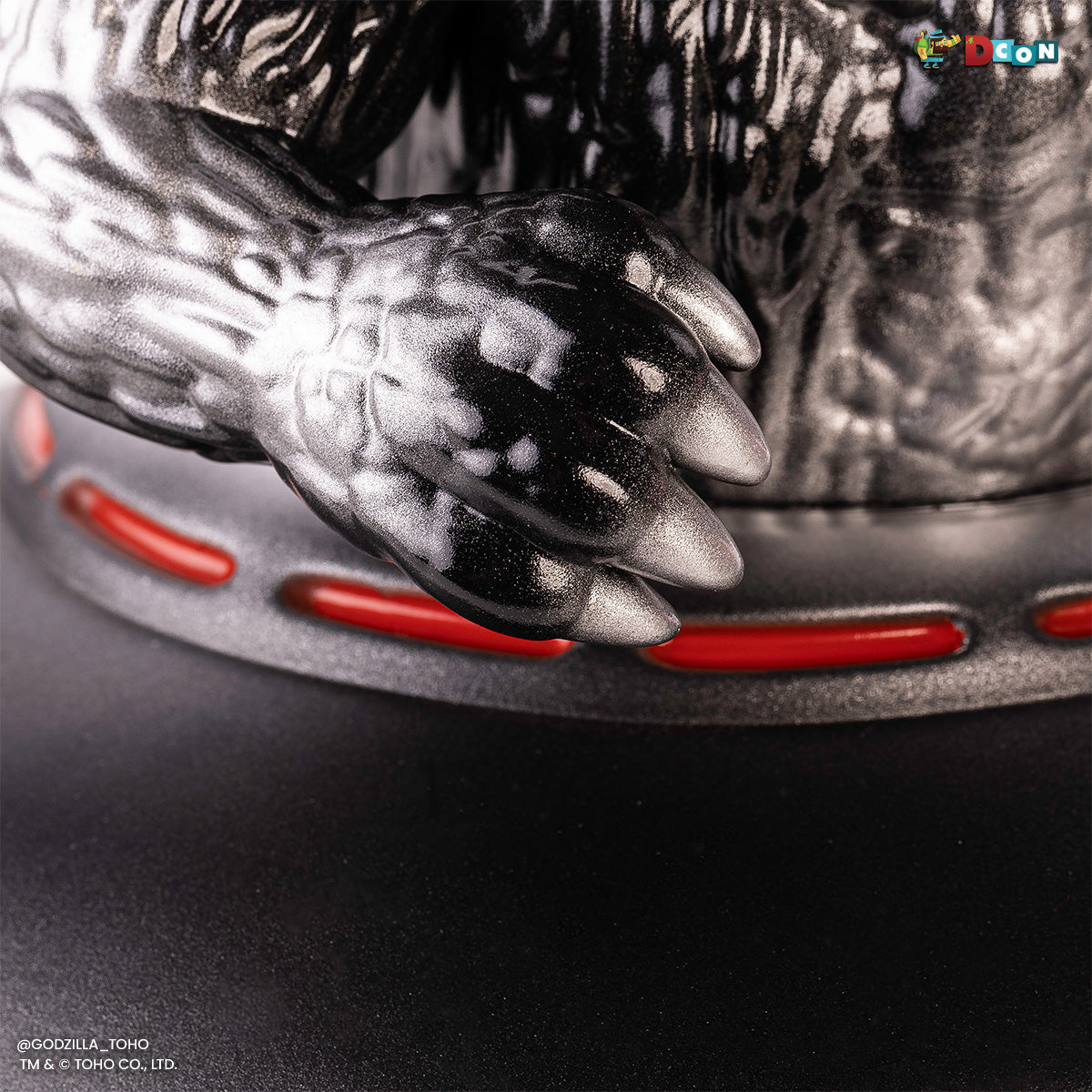 Godzilla UFO Soft Vinyl Figure - Xilien Black (Designer Con Exclusive) | Collectible Japanese Kaiju Toy for Display & Gifts | Perfect for Anime Fans & Pop Culture Collectors