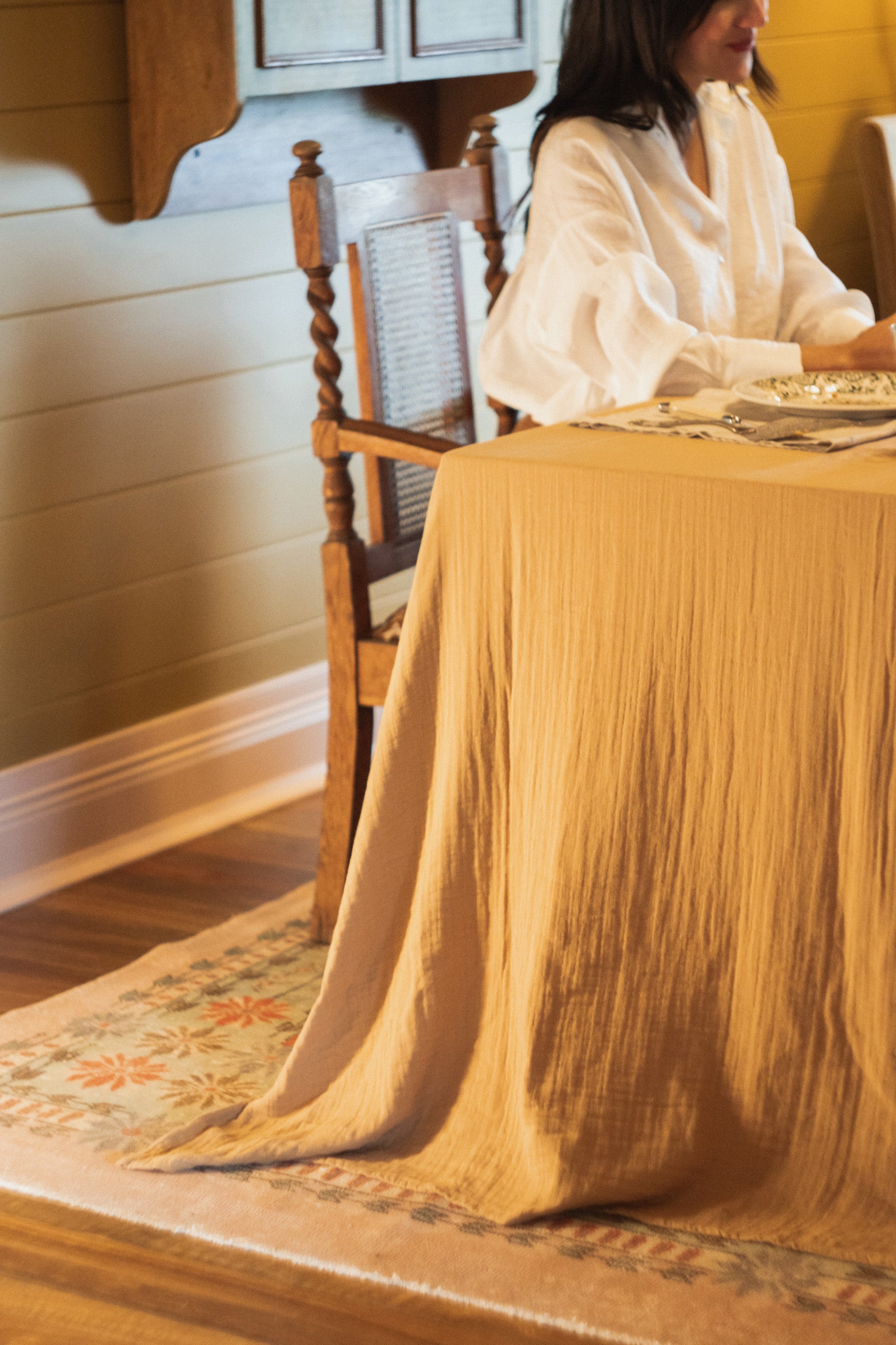 Premium Enes Tablecloth in Nutmeg - Waterproof & Stain-Resistant Polyester Fabric for Dining, Parties, and Outdoor Events