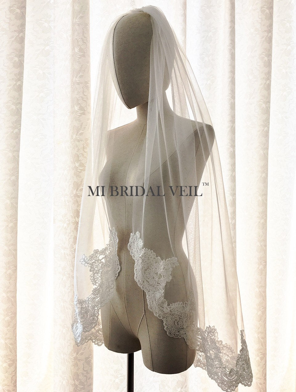 Elegant Lace Wedding Veil with Partial Chest Lace - Rose Pattern Fingertip Length Bridal Veil for Romantic Weddings & Photo Shoots