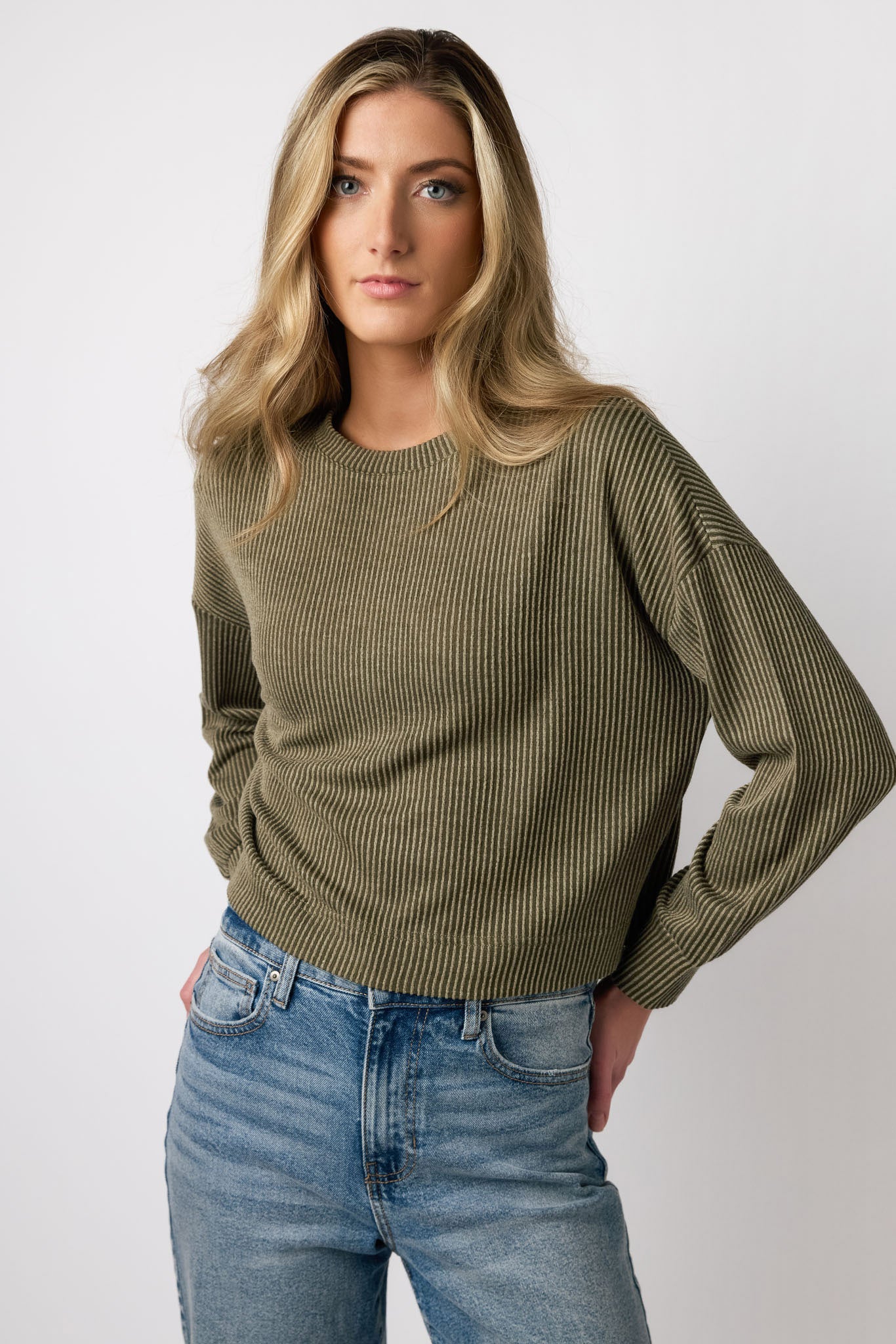 Cozy Ribbed Long Sleeve Cropped Top for Women | Soft Stretch Casual Shirt | Perfect for Layering, Fall Outfits & Date Nights