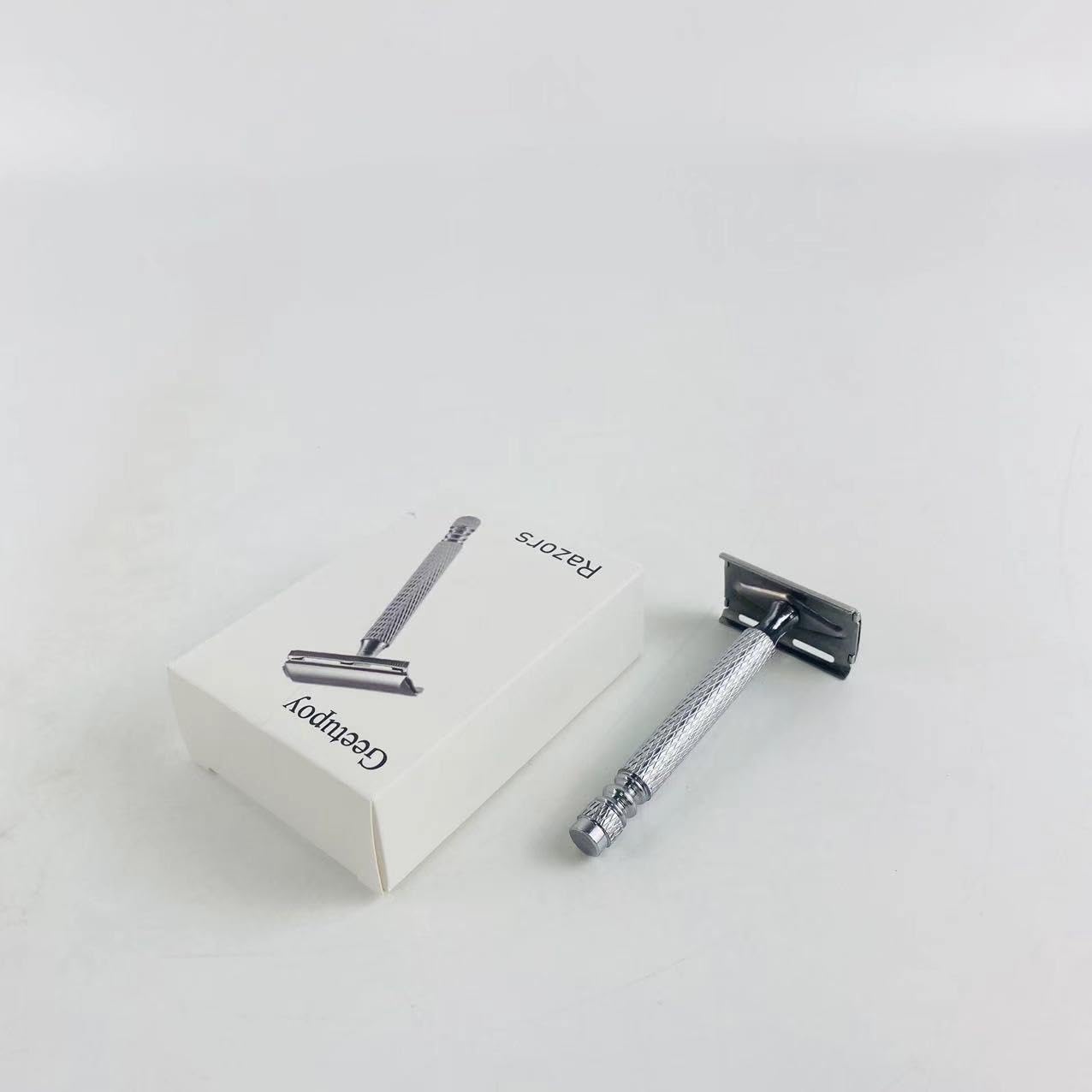 Premium Long Handle Double Edge Safety Razor - Butterfly Open Chrome Steel Razor with Blades for Men | Smooth, Close Shave | Ideal for Travel & Daily Grooming Routine