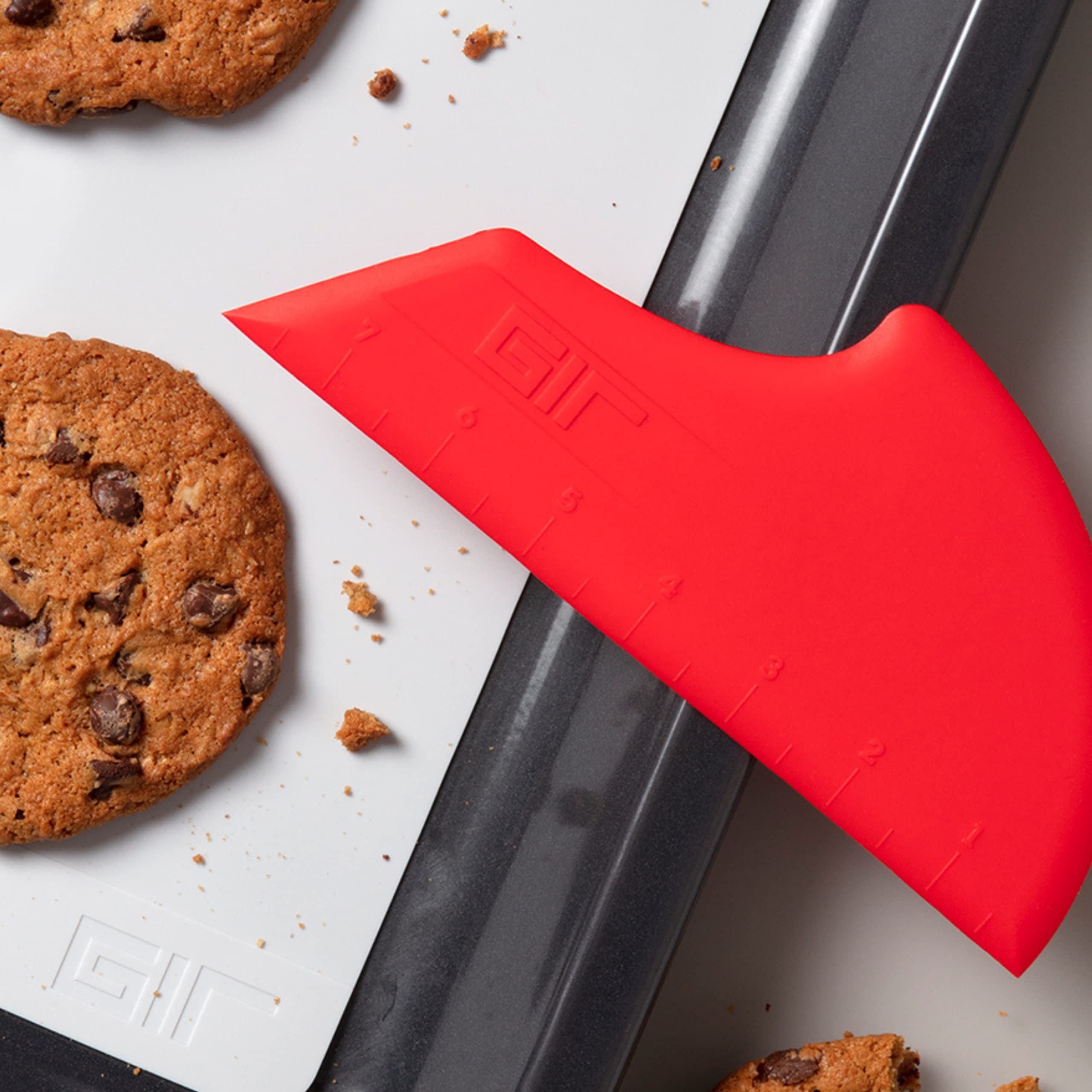 Premium Silicone Pan Scraper - Heat Resistant Kitchen Tool for Dough, Pasta, Cake & Bread - 8 Inch White Baking Scraper - Ideal for Baking, Cooking & Food Prep in Home Kitchens