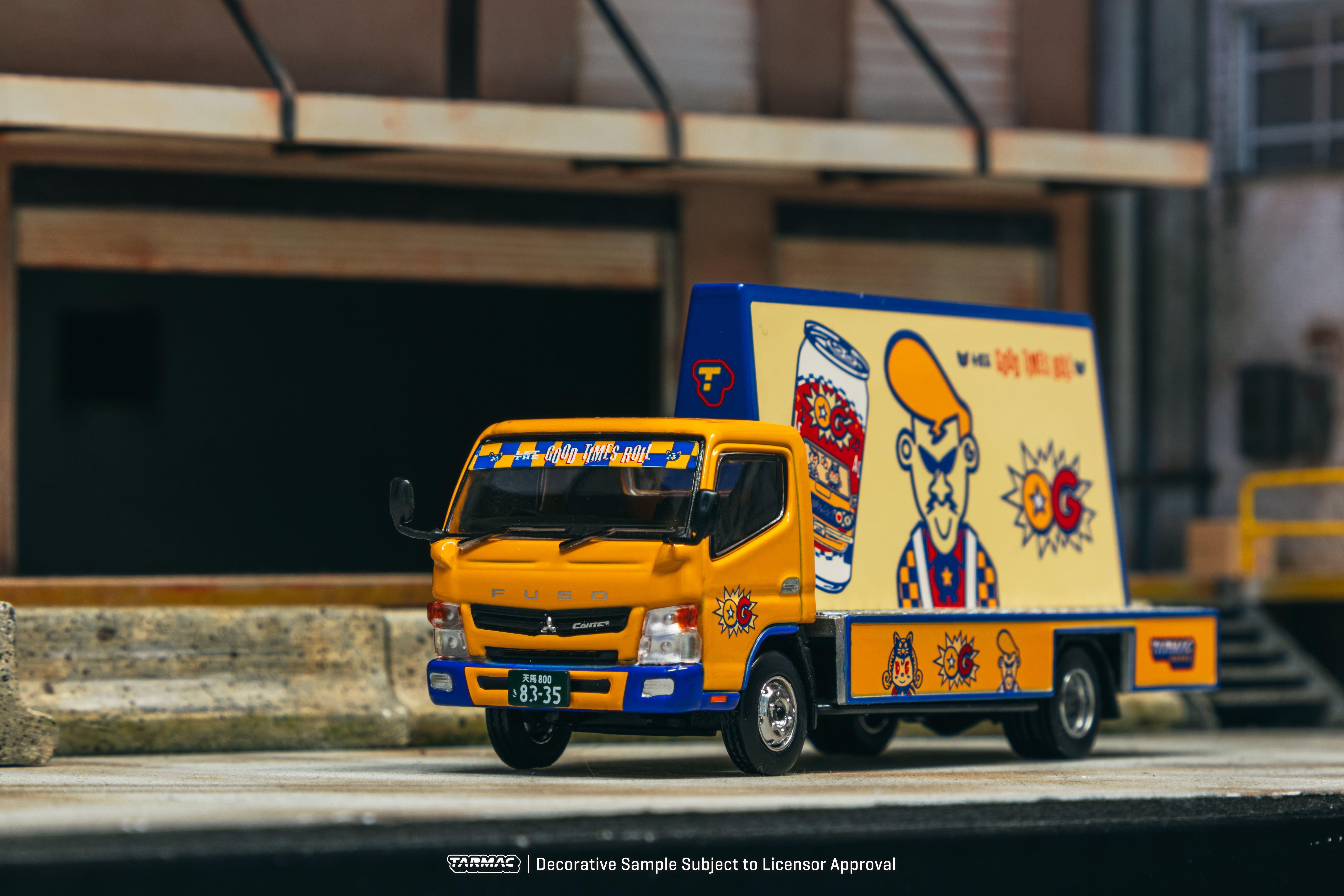 Tarmac Works 1/64 Scale Mitsubishi Fuso Canter OG Diecast Model Truck - Collectible Miniature Vehicle for Display & Racing Scenes