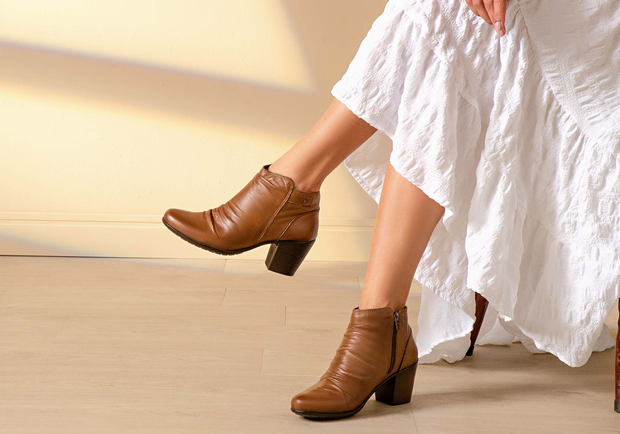 Perlatto Brooke Women's Comfortable Leather Ankle Boots - Made in Brazil - Stylish & Durable for Work, Travel & Everyday Wear