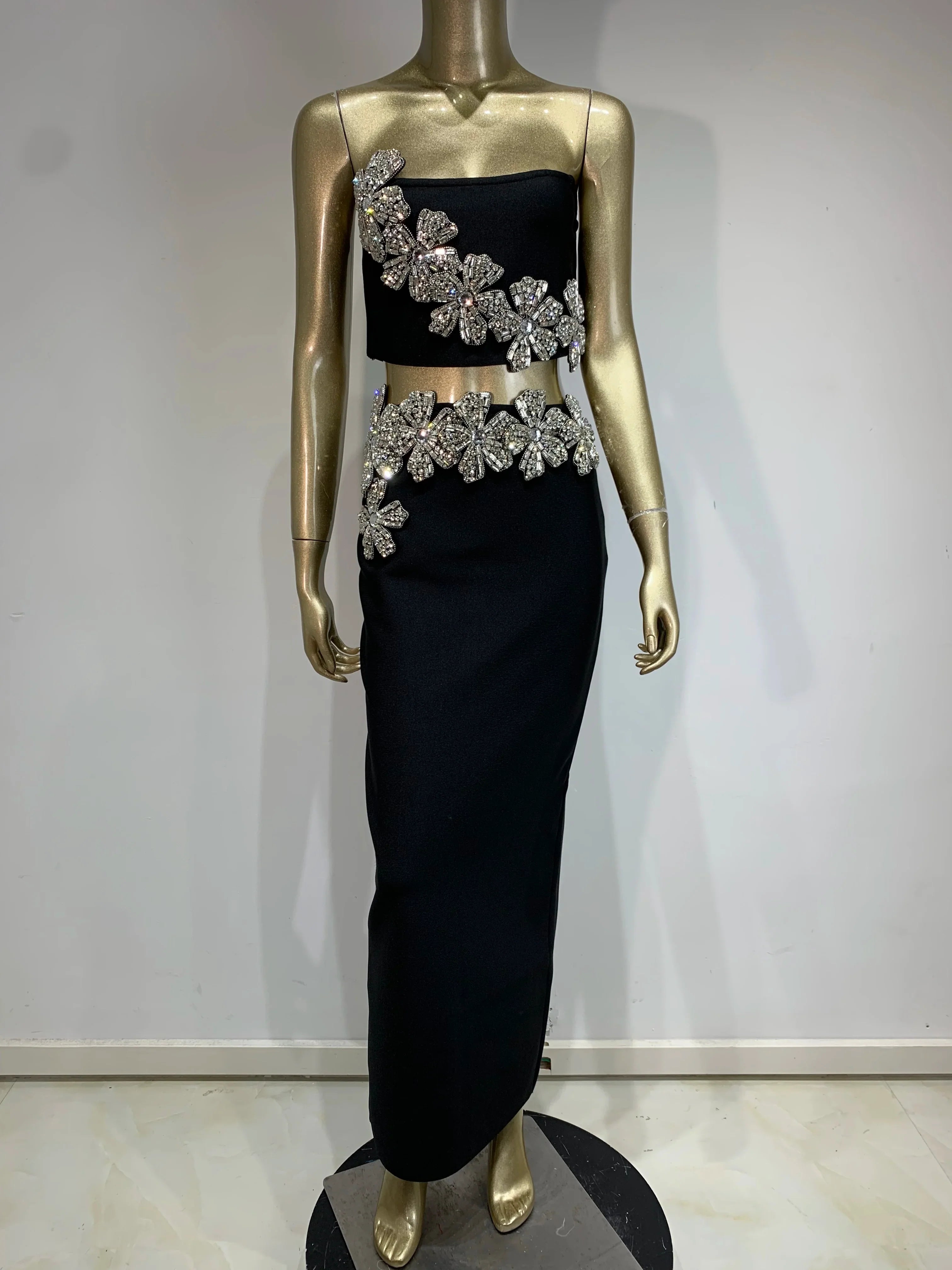 Lizza Diamond Flower Long Necklace Set - Elegant Jewelry for Women, Perfect for Weddings, Parties & Special Occasions