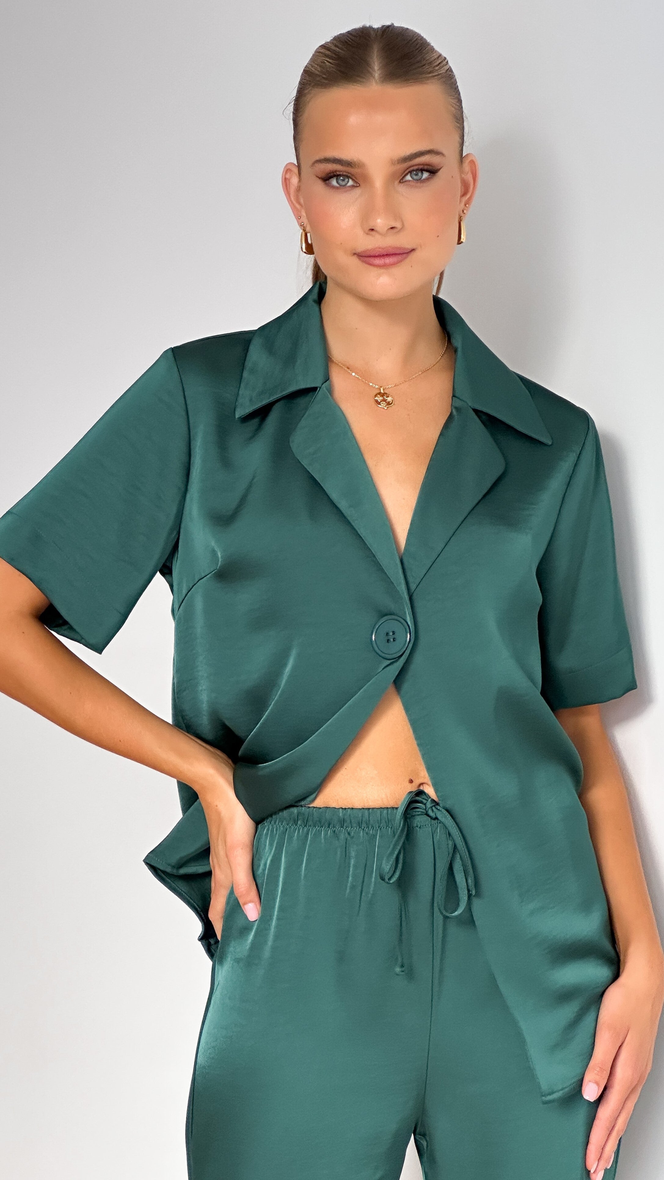 Imogen Button-Up Shirt for Women - Emerald Green Cotton Blouse for Casual & Office Wear | Stylish & Comfortable Top for Everyday Outfits