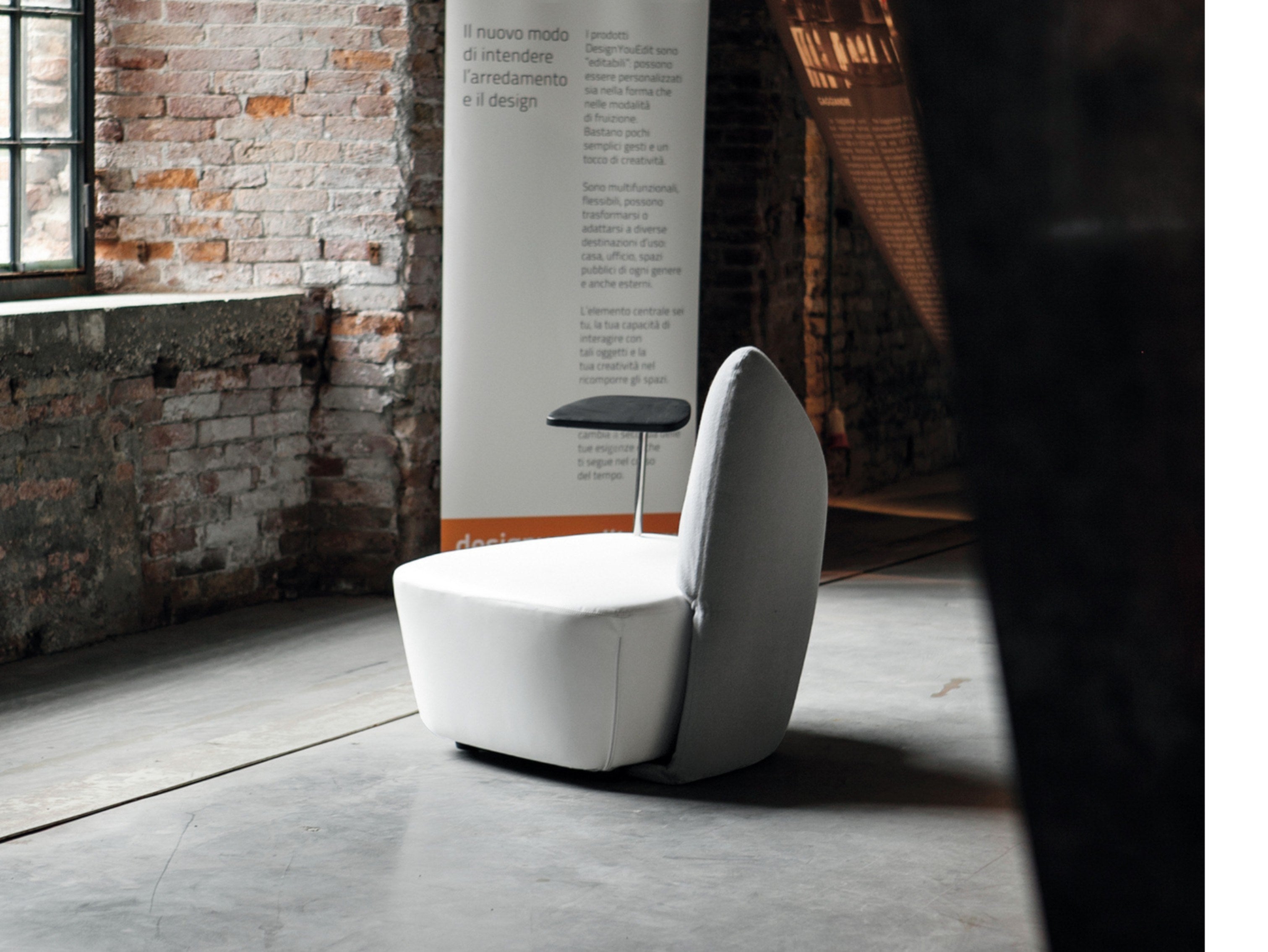 BBB Aku Lobby Chair - Modern Lounge Seating for Hotels, Offices & Waiting Areas - Comfortable Reception Furniture with Stylish Design