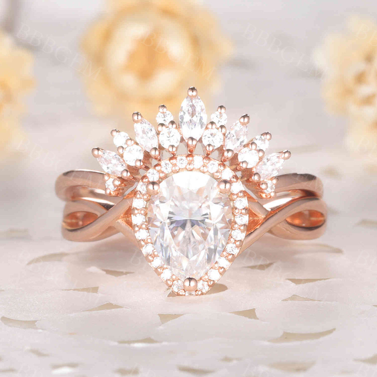 2-Piece Pear Shaped Engagement Ring & Rose Gold Cluster Chevron Wedding Band Set - Perfect for Proposals, Anniversaries & Bridal Jewelry