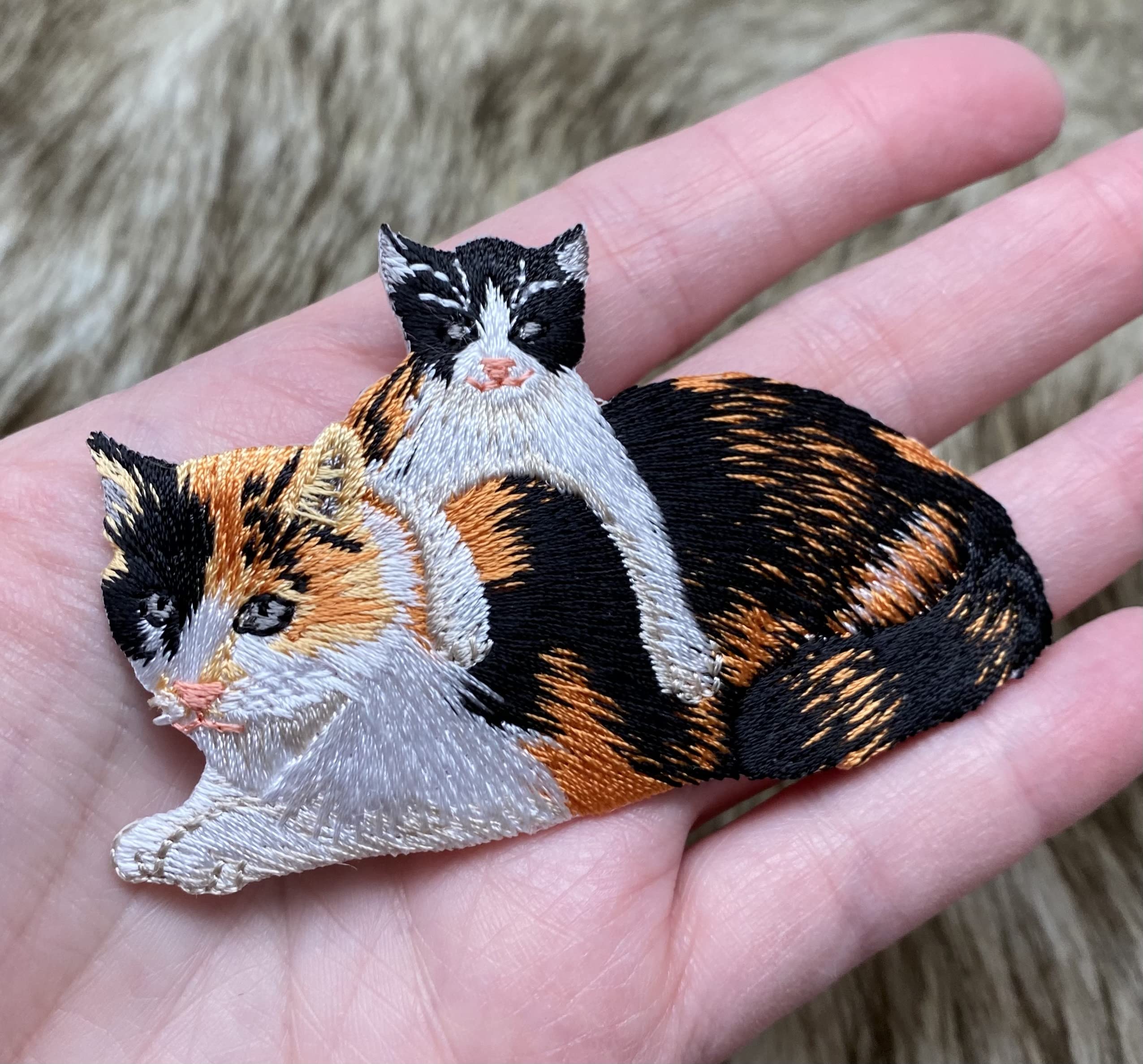 Calico Cat Embroidered Iron-On Patch for Mother & Kitten - Cute Pet Applique for Clothing, Bags & DIY Crafts