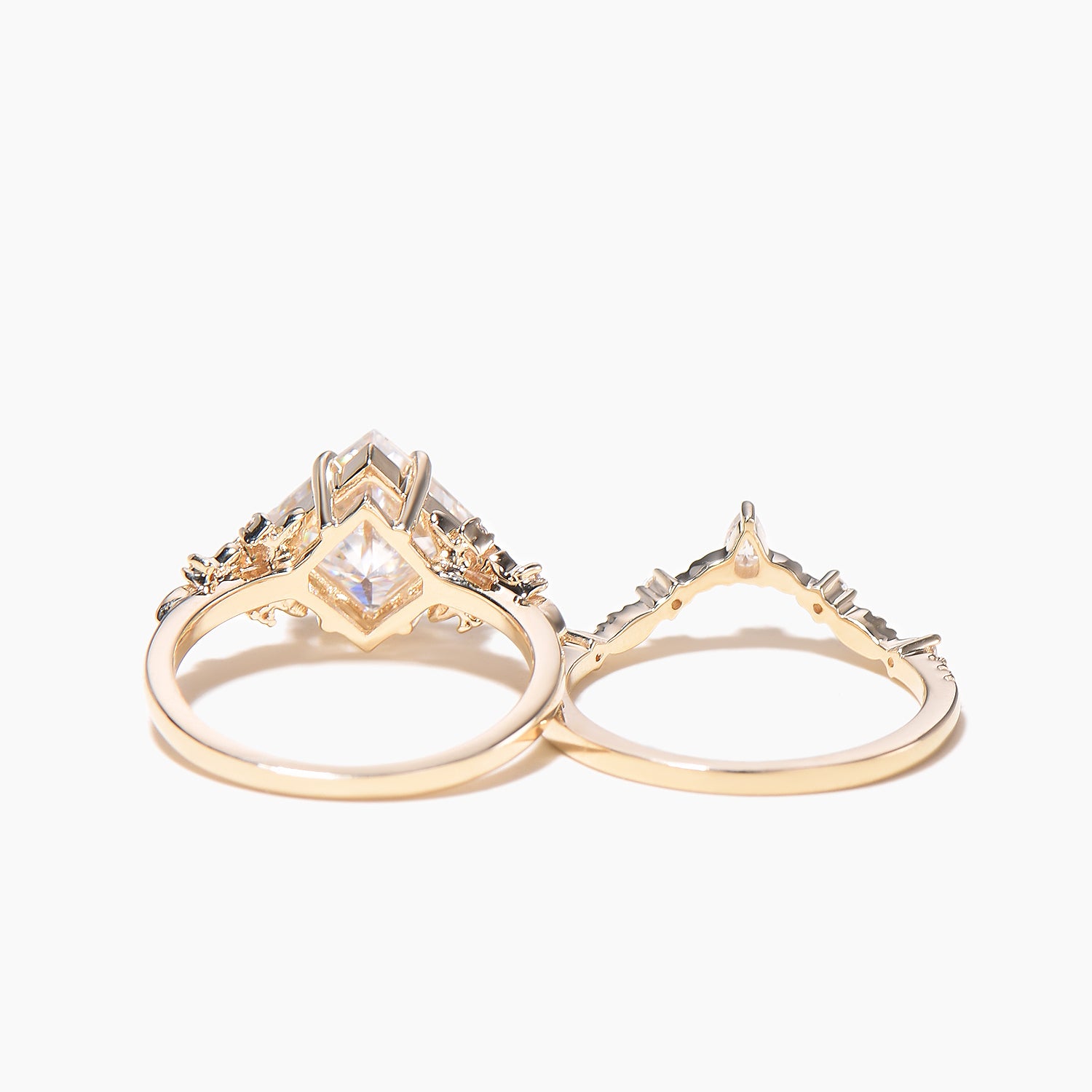 IGI Certified Princess Cut Lab Grown Diamond Engagement Ring - Floral Bridal Wedding Set for Proposals, Anniversaries & Special Occasions