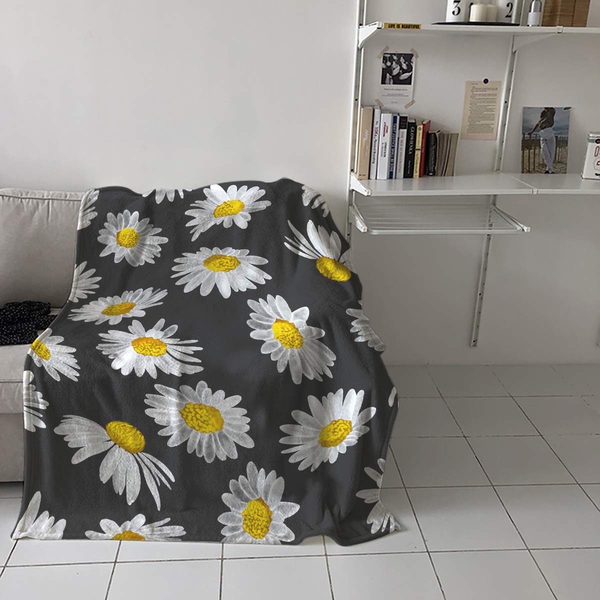 Lightweight Luxury Throw Blanket - Super Soft Flannel Fleece Microfiber Plush Daisy Flowers Design - All Season Cozy Blanket for Bed, Couch & Sofa (40x50 Inch) - Perfect for Home Decor, Gift Giving & Snuggling on Cold Nights