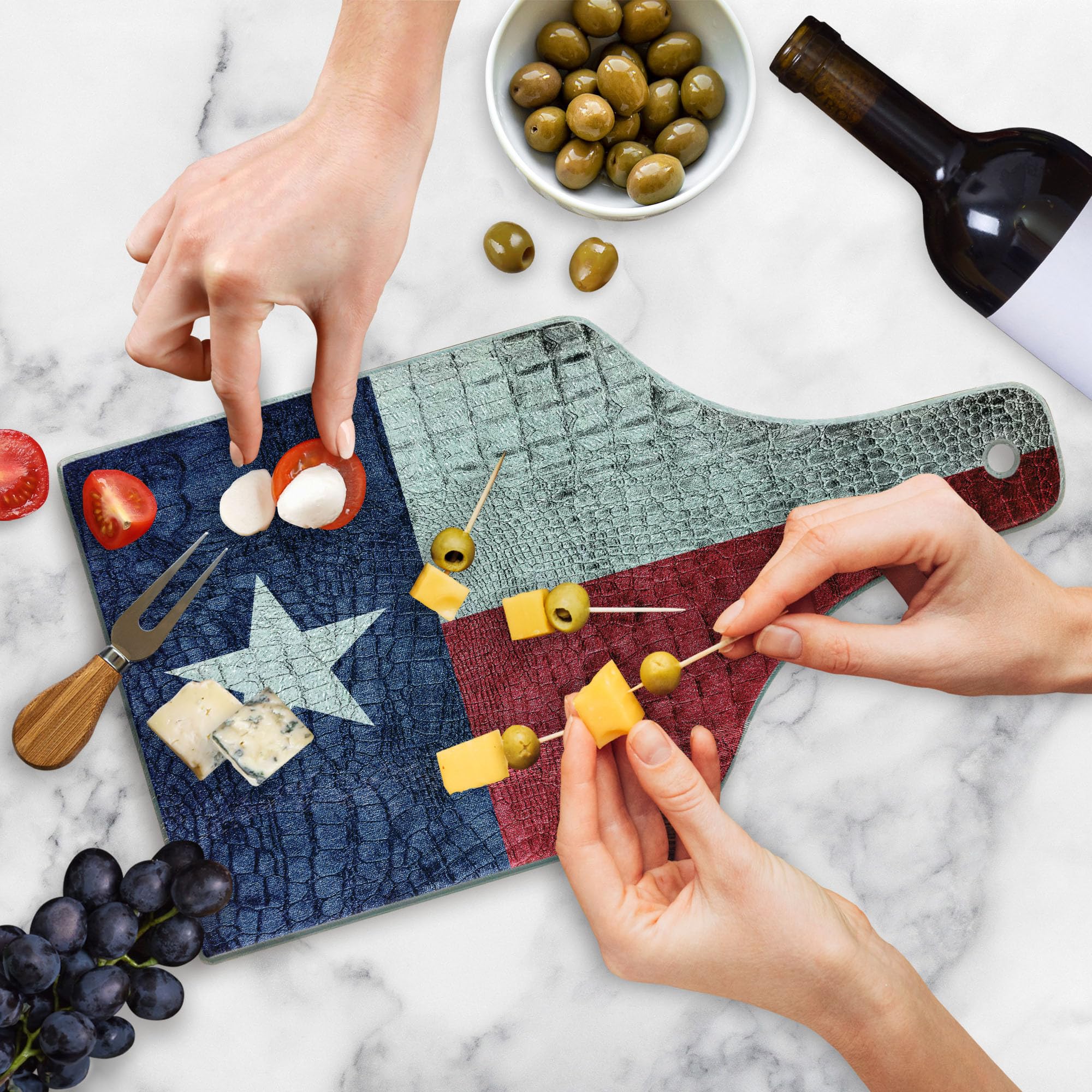 Texas State Flag Crocodile Snake Skin Tempered Glass Cutting Board - Patriotic Wine Bottle Shape Serving Board for Kitchen, BBQ, Party Decor - Ruby Dark Blue White Design
