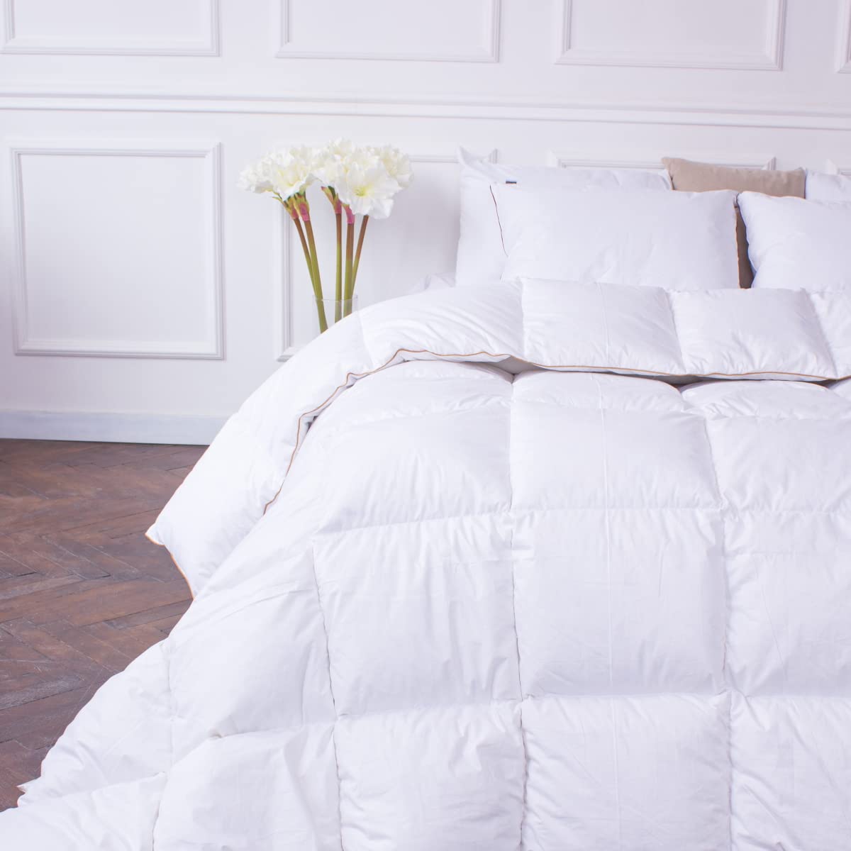 Premium 750 Fill Power White Goose Down Comforter - All-Season Luxury Feather Duvet Insert with 100% Natural Cotton Cover (Full Size, 2300g) for Bedroom, Guest Room & Hotel Use