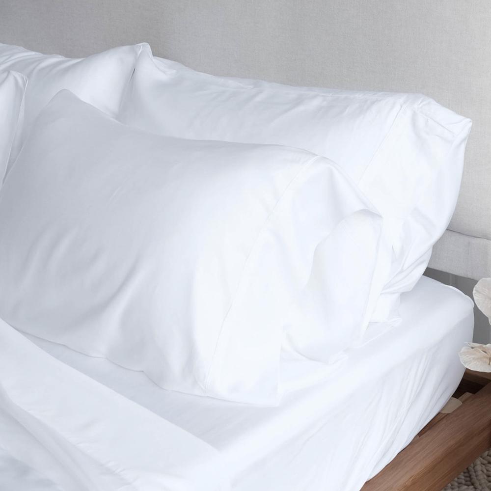 100% Organic Bamboo Pillowcase - Hypoallergenic & Breathable White Pillow Cover for Side Sleepers & Hot Sleepers - Perfect for Allergy Relief & Cool Comfort