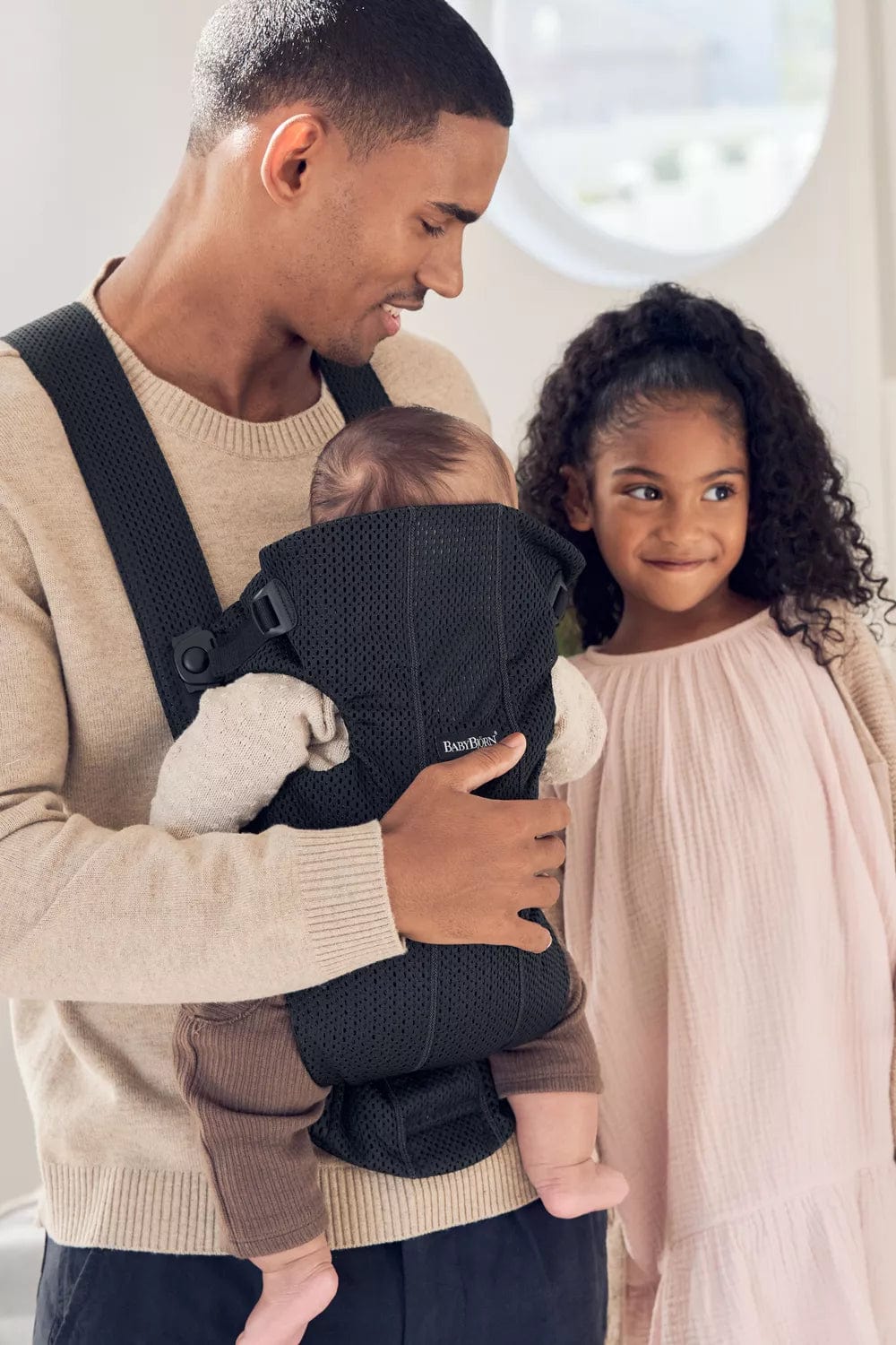 BabyBjorn Baby Carrier Mini 3D Mesh - Lightweight & Breathable Infant Carrier for Newborns to Toddlers - Perfect for Errands, Hiking & Hands-Free Parenting