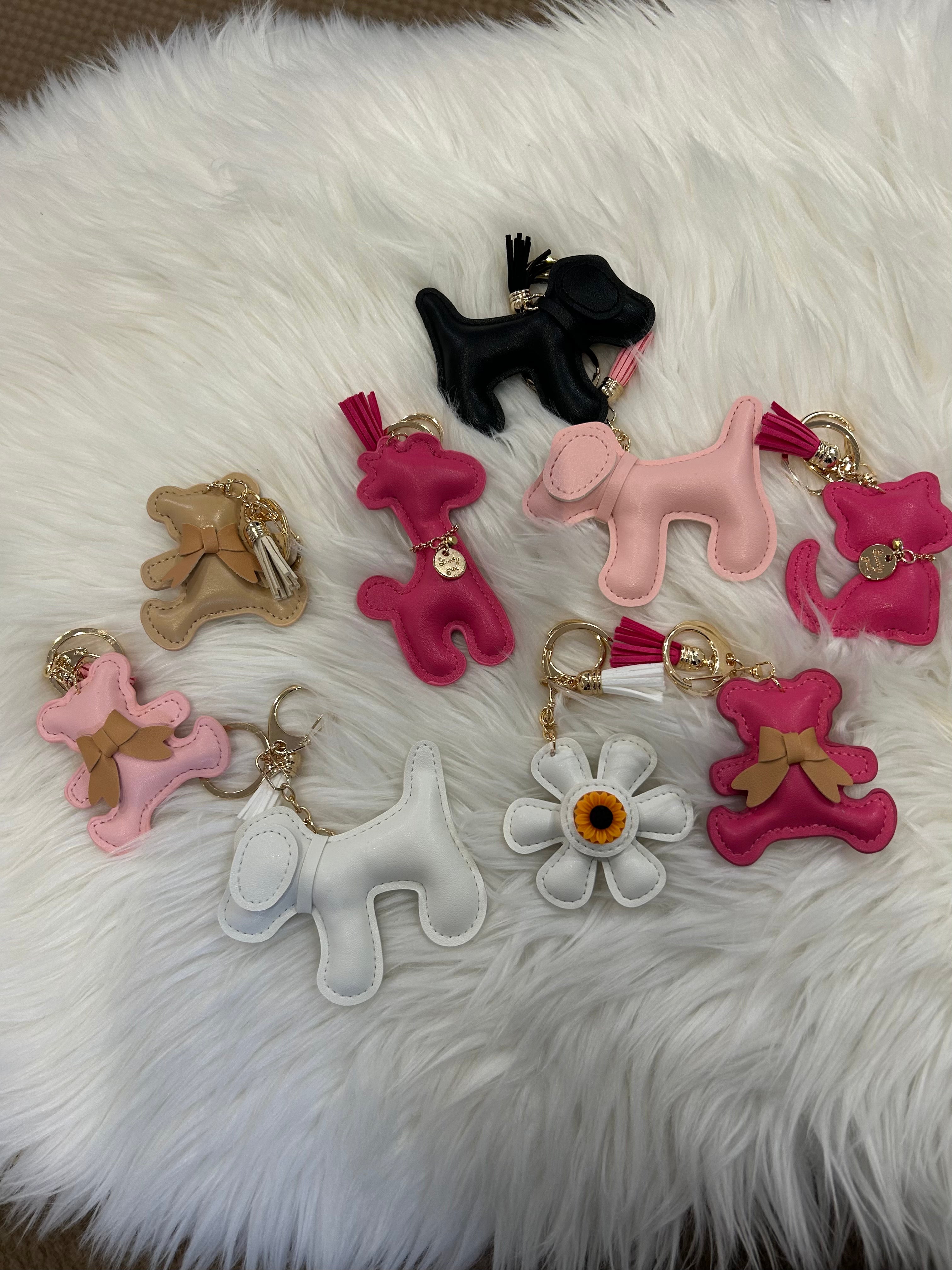 Premium Genuine Leather White Dog Bag Charm - Cute & Stylish Pet Accessory for Handbags, Backpacks & Keychains - Perfect Gift for Dog Lovers