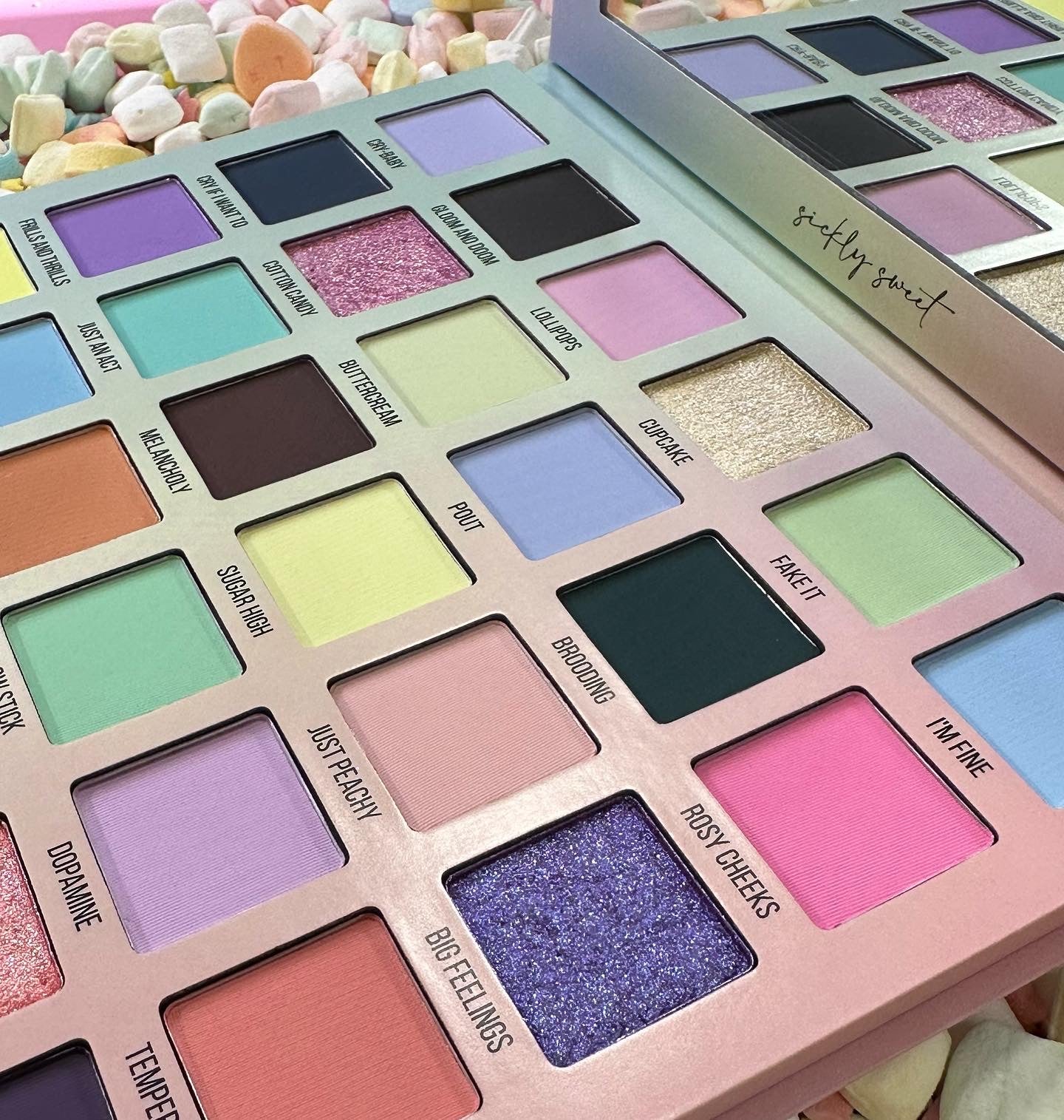 Vibrant Sweet Eyeshadow Palette - 12 Highly Pigmented Matte & Shimmer Shades for Day & Night Makeup Looks | Perfect for Parties, Weddings & Special Occasions