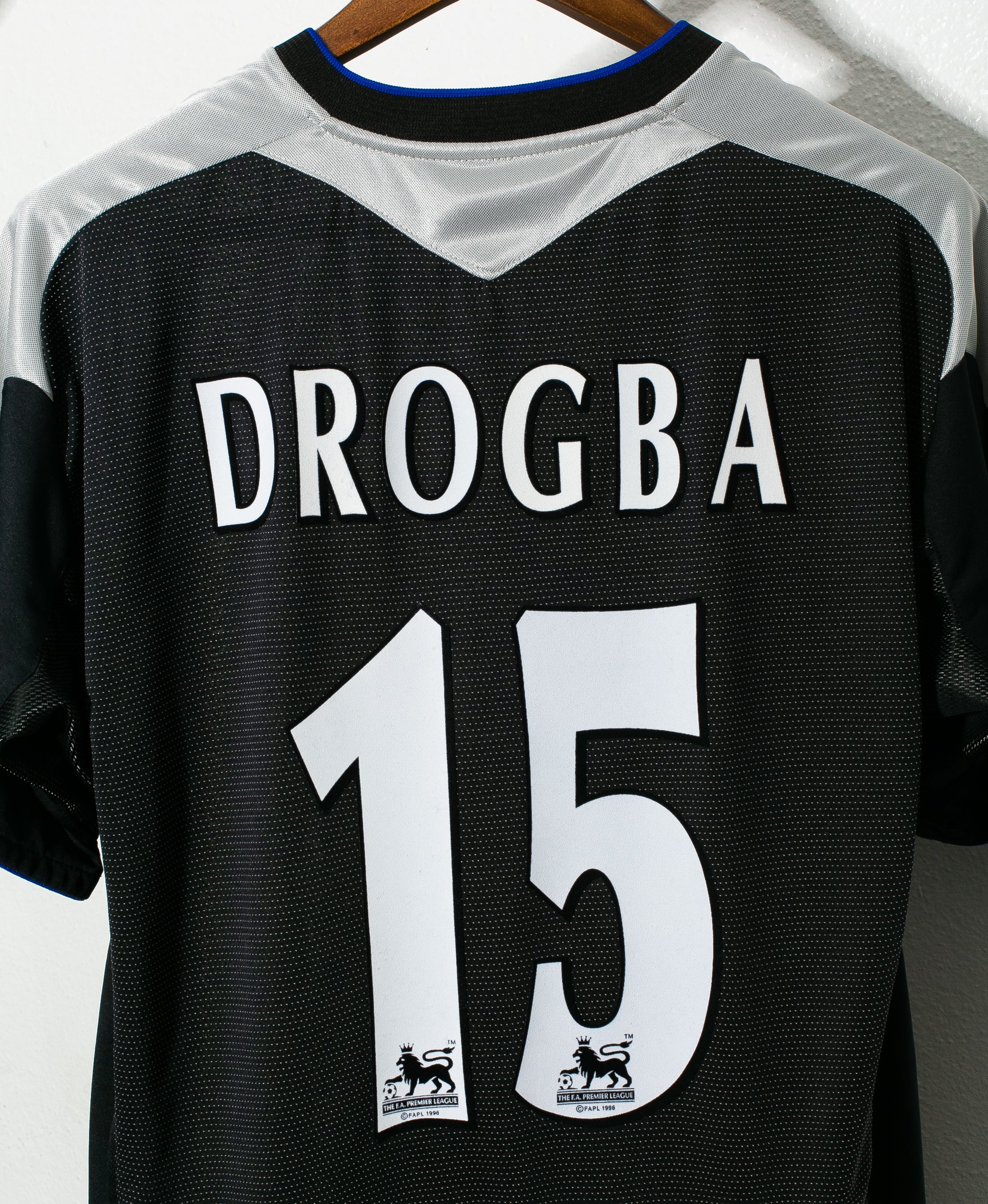 2004-2005 Chelsea FC Didier Drogba Away Jersey XL - Authentic Football Shirt for Fans & Collectors - Perfect for Matches, Gifts & Memorabilia Display