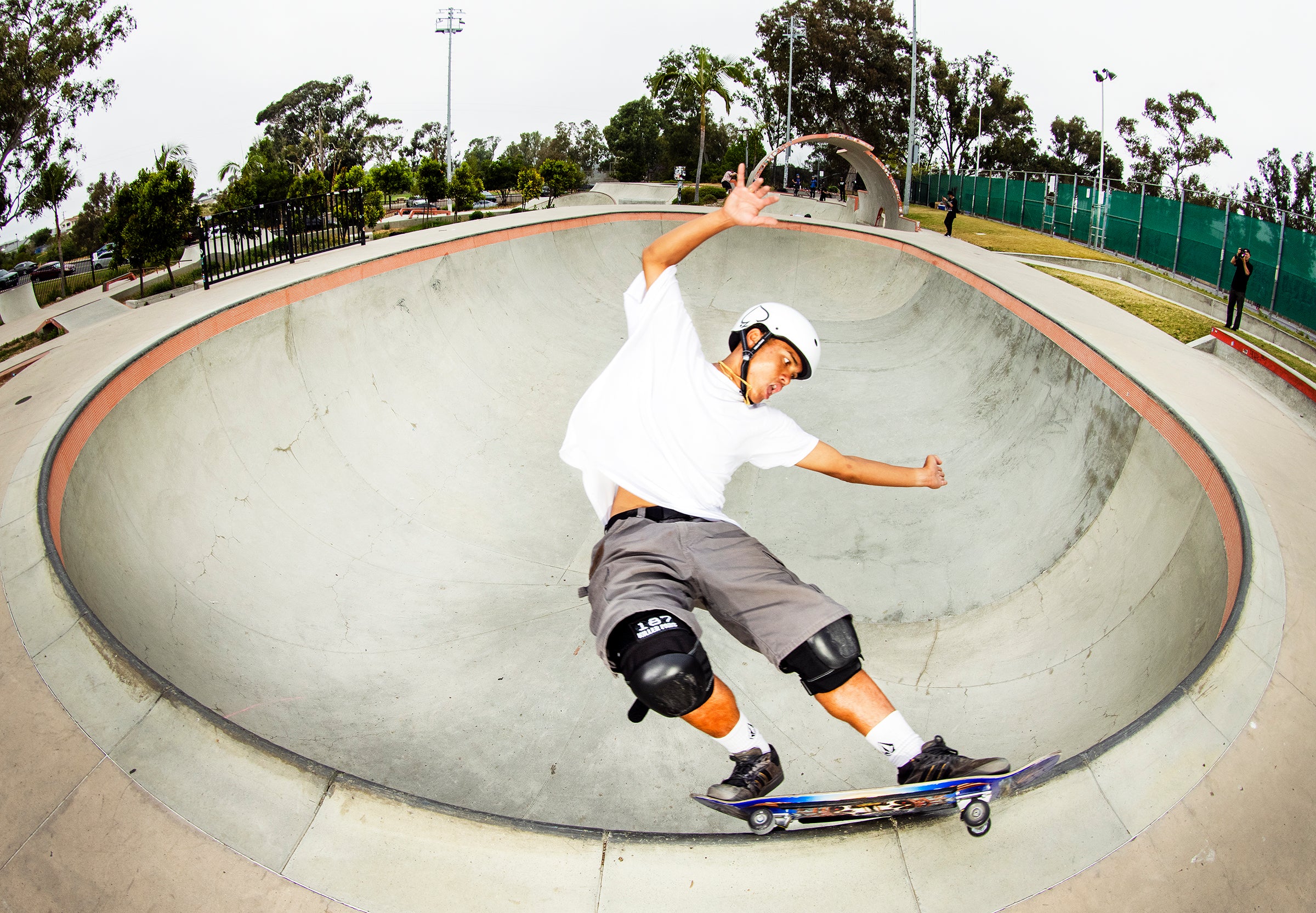 LOW PRO Certified Helmet - Gloss White - Lightweight & Durable Safety Helmet for Cycling, Skateboarding & Extreme Sports