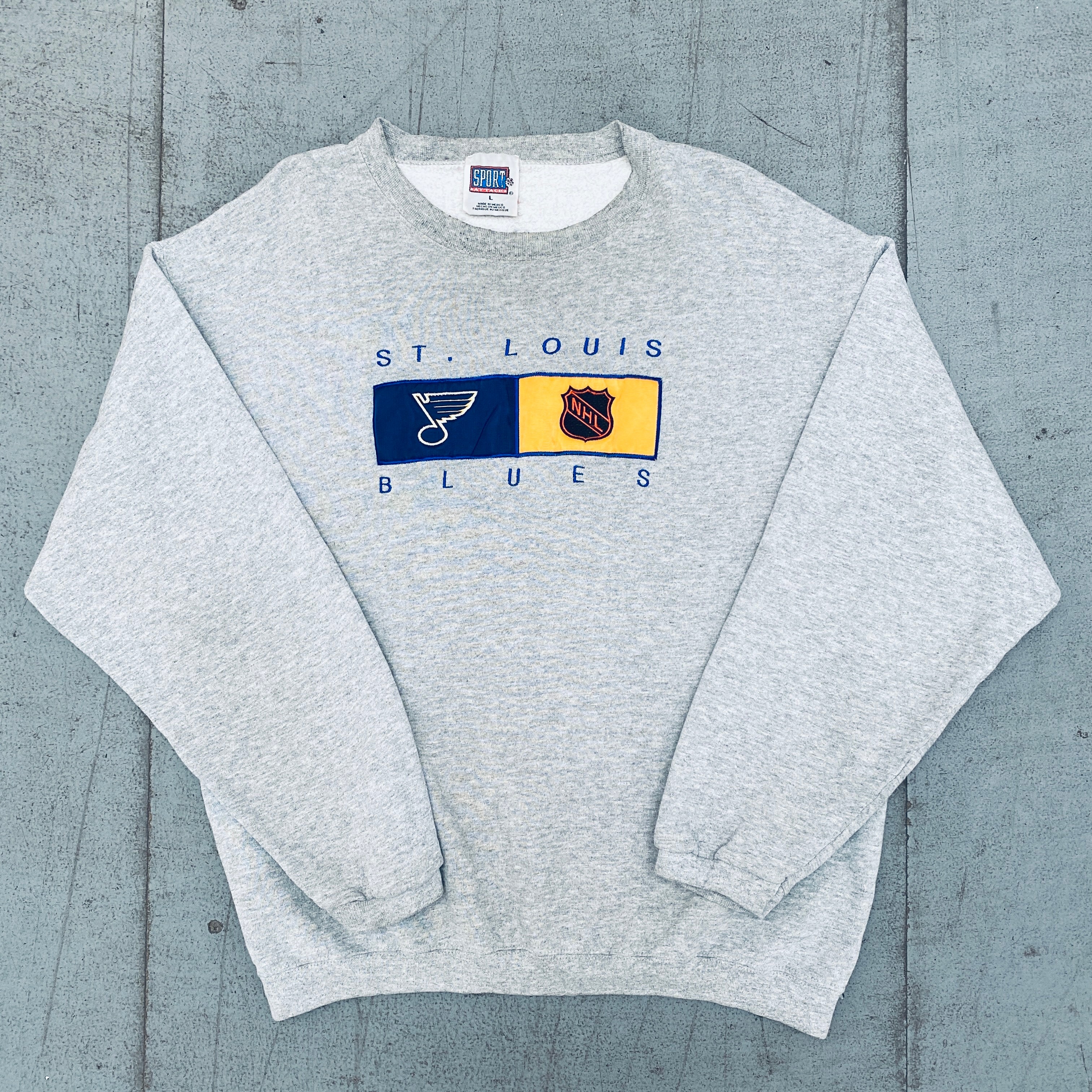 St. Louis Blues 1990's Vintage Embroidered Sweatshirt - Men's Medium/Large - Retro NHL Hockey Fan Apparel for Game Day & Casual Wear