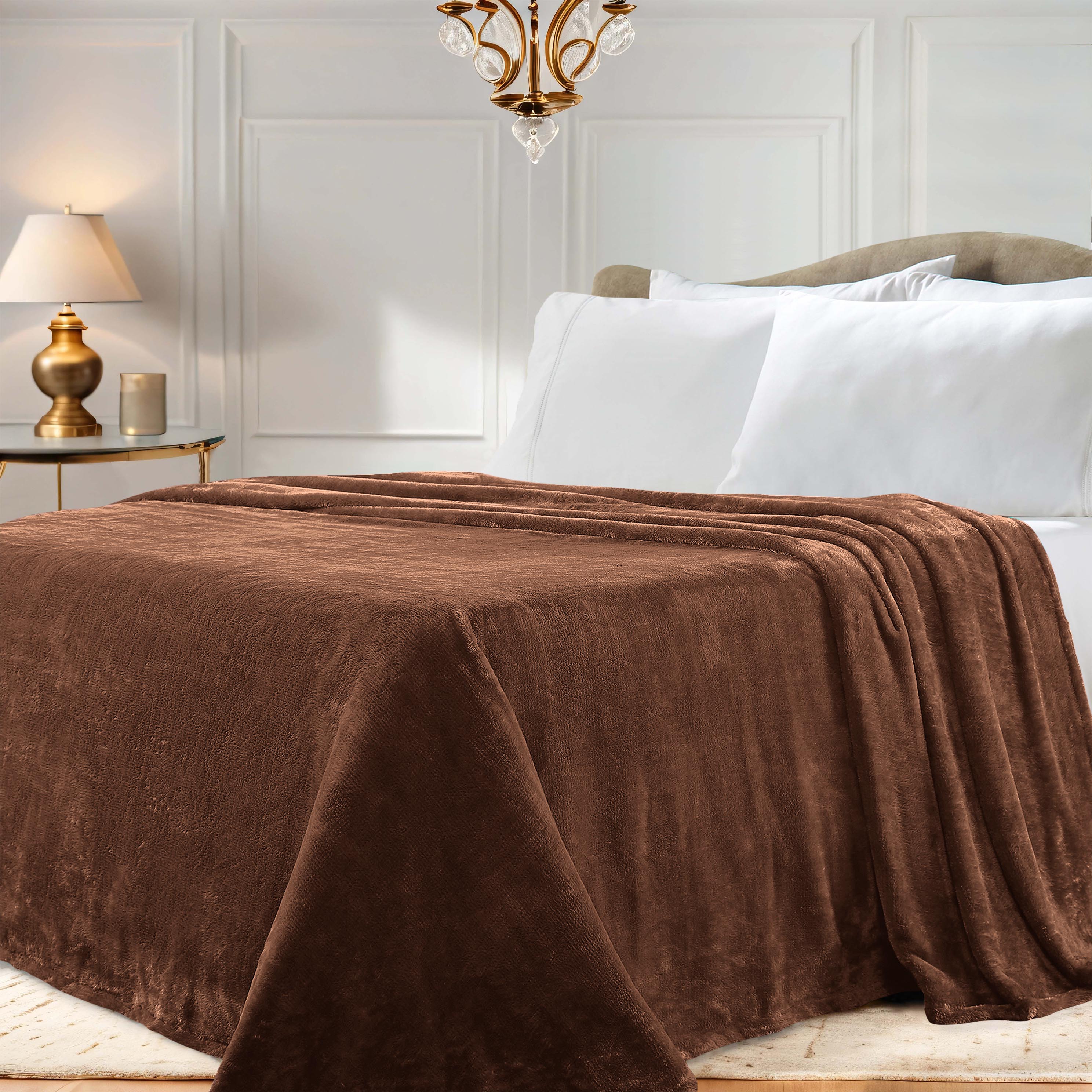 Classic Solid Fleece Plush Medium Weight Fluffy Soft Blanket - Cozy & Warm for Bed, Sofa, Travel & Gifts | Ultra-Soft Throw Blanket for All Seasons