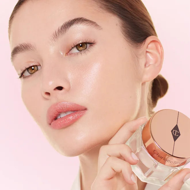 Charlotte Tilbury Magic Cream Hydrating Moisturizer - Luxury Face Cream for Dry Skin, Anti-Aging & Wrinkle Reduction - Perfect for Daily Skincare Routine & Makeup Prep