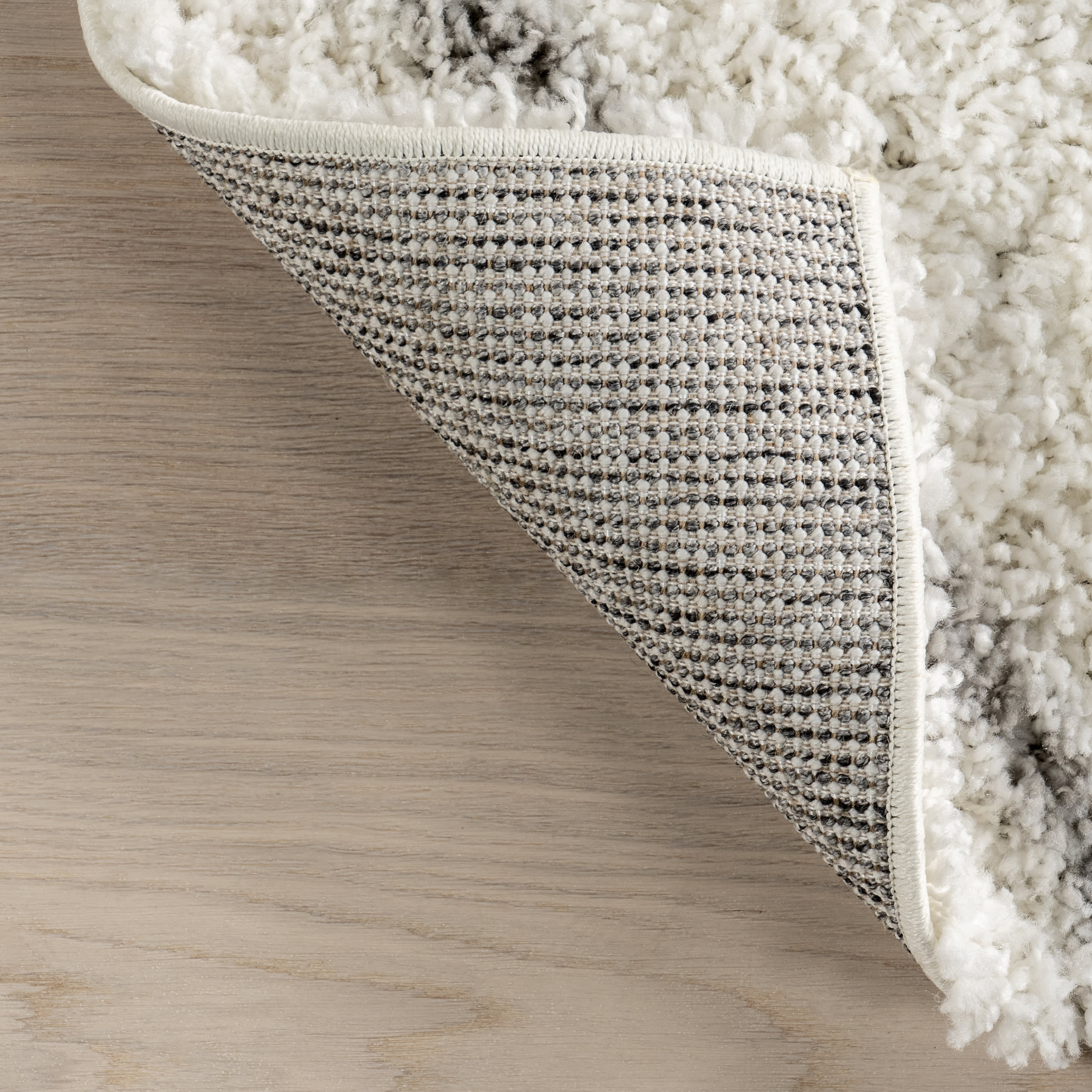 Soft and Plush Easy Shag Lattice Rug in White - Perfect for Living Room, Bedroom, or Nursery Decor