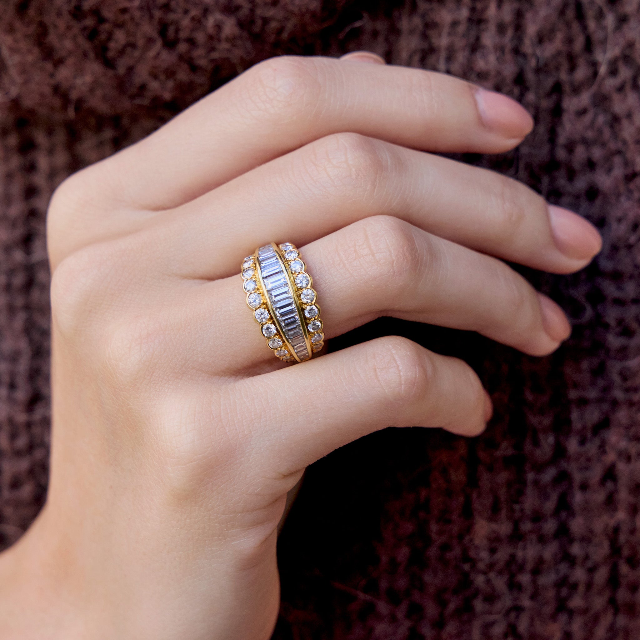 Van Cleef & Arpels Diamond Ring for Women - 18K White Gold Luxury Engagement Wedding Band - Perfect for Proposals, Anniversaries & Special Occasions
